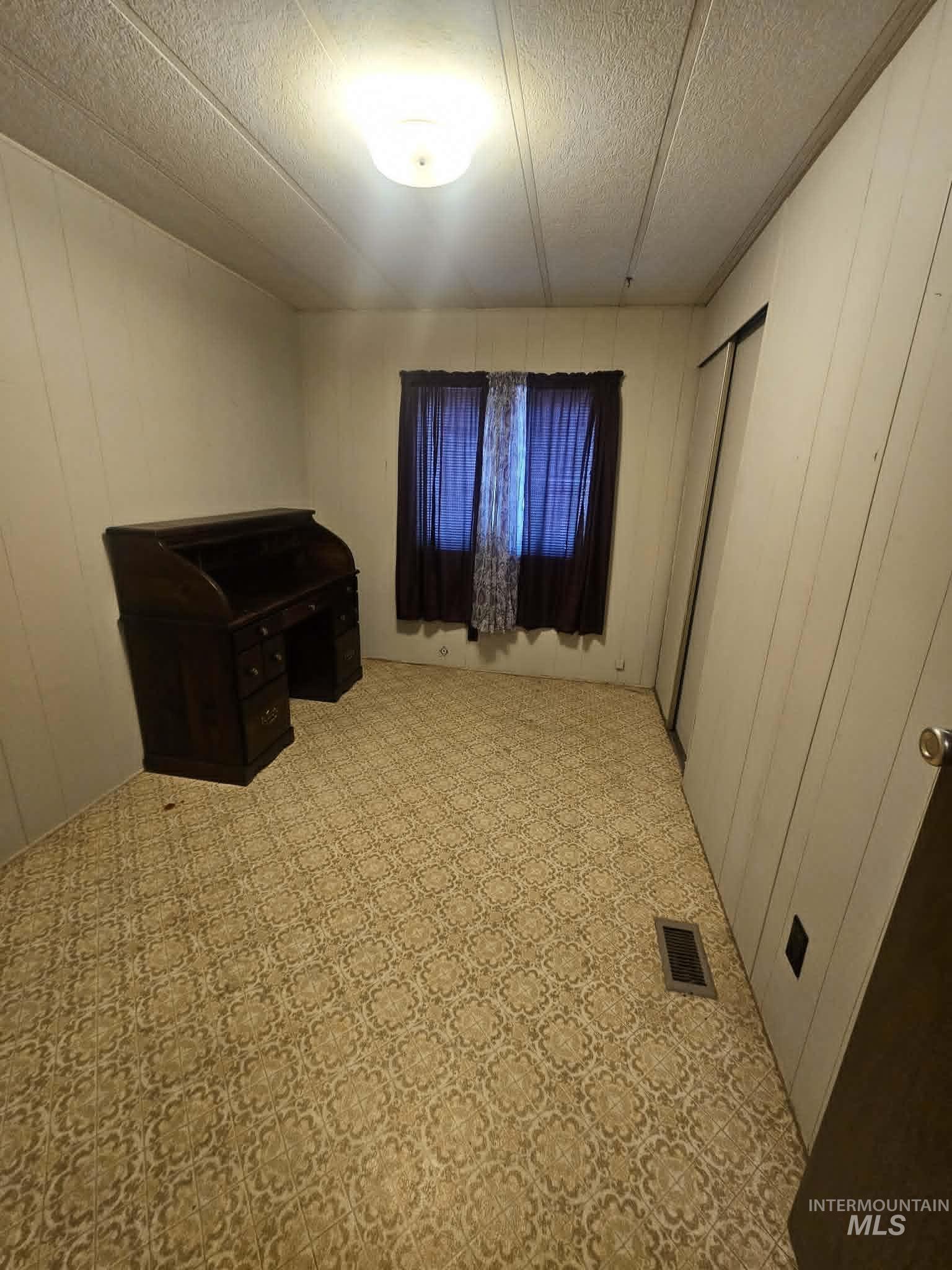 461 W Greenleaf St., Boise, Idaho 83713, 3 Bedrooms, 2 Bathrooms, Residential For Sale, Price $39,900, 98983590