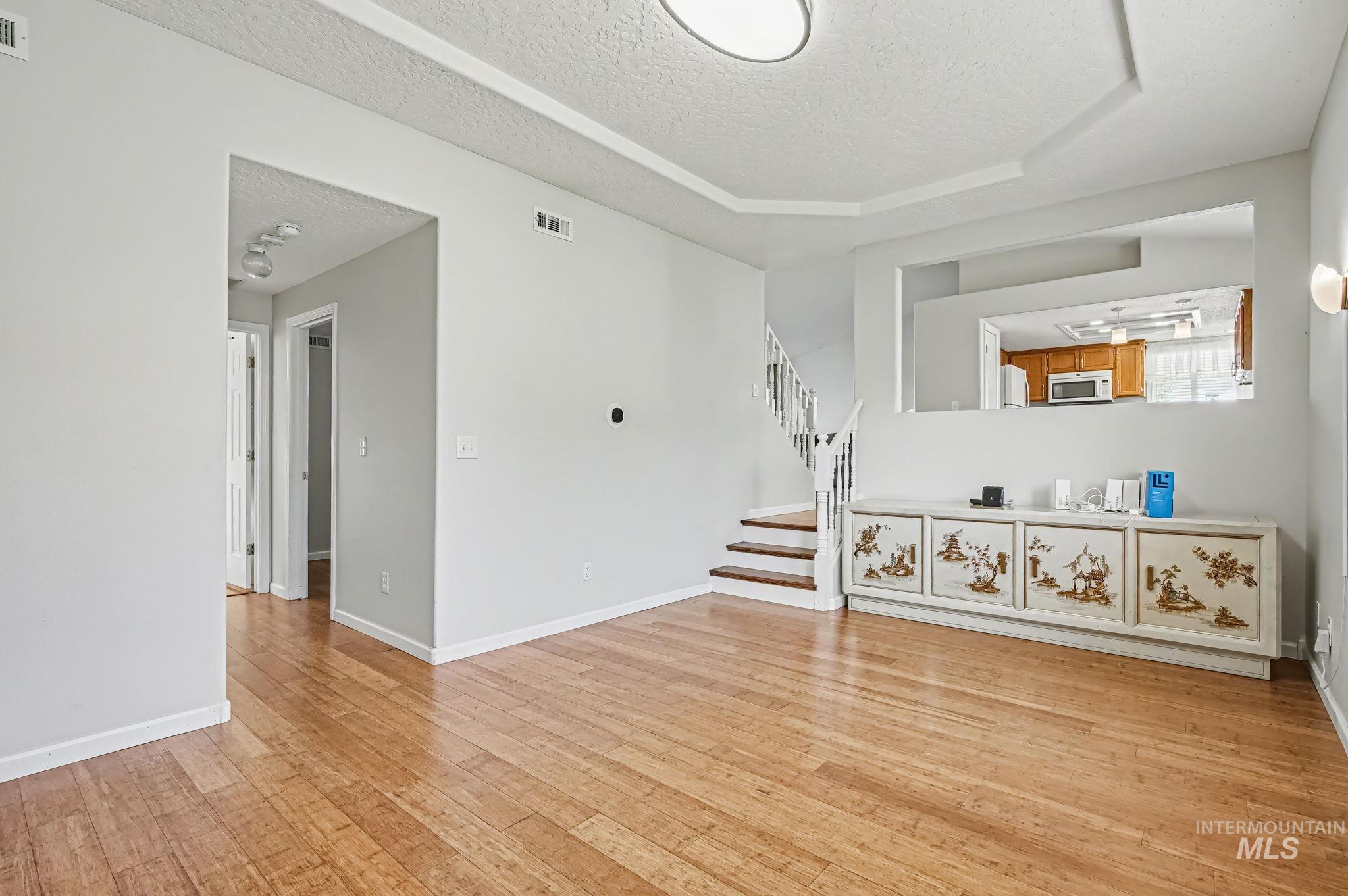 409 S Valley Dr, Nampa, Idaho 83686-2996, 4 Bedrooms, 3 Bathrooms, Residential For Sale, Price $399,950, 98983592