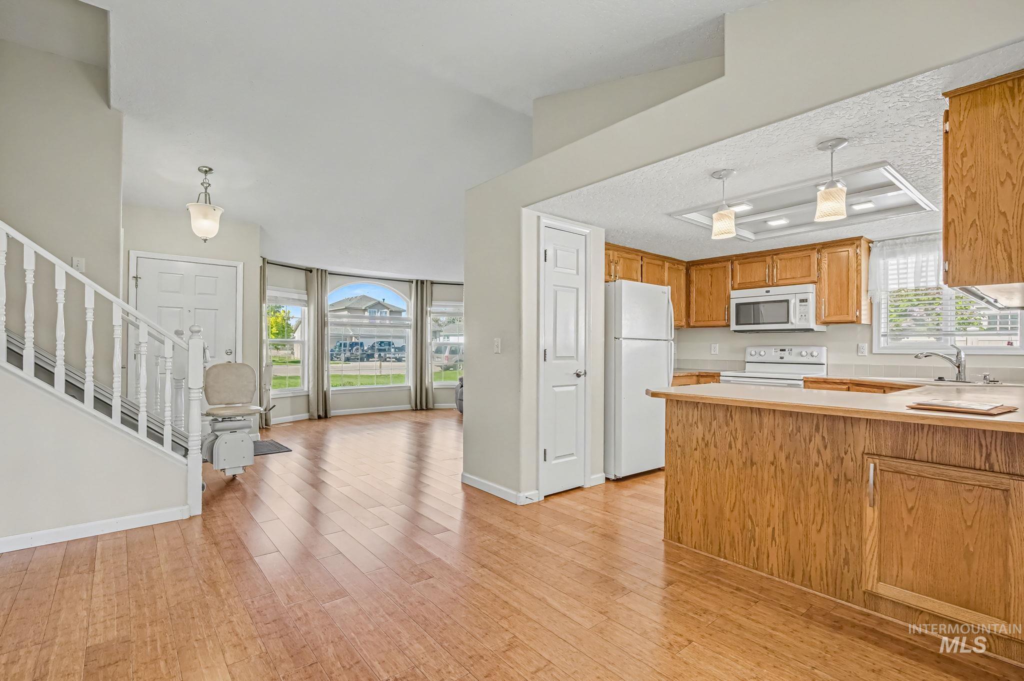 409 S Valley Dr, Nampa, Idaho 83686-2996, 4 Bedrooms, 3 Bathrooms, Residential For Sale, Price $399,950, 98983592