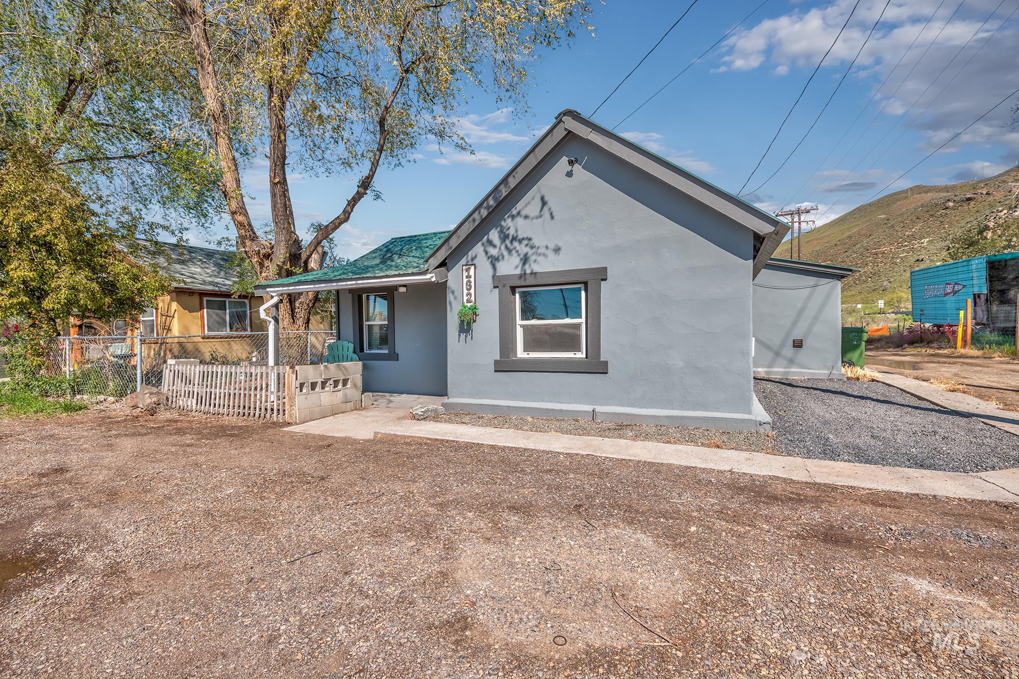 162 Short St. N, Vale, Oregon 97918, 2 Bedrooms, 1 Bathroom, Residential For Sale, Price $175,000, 98983595