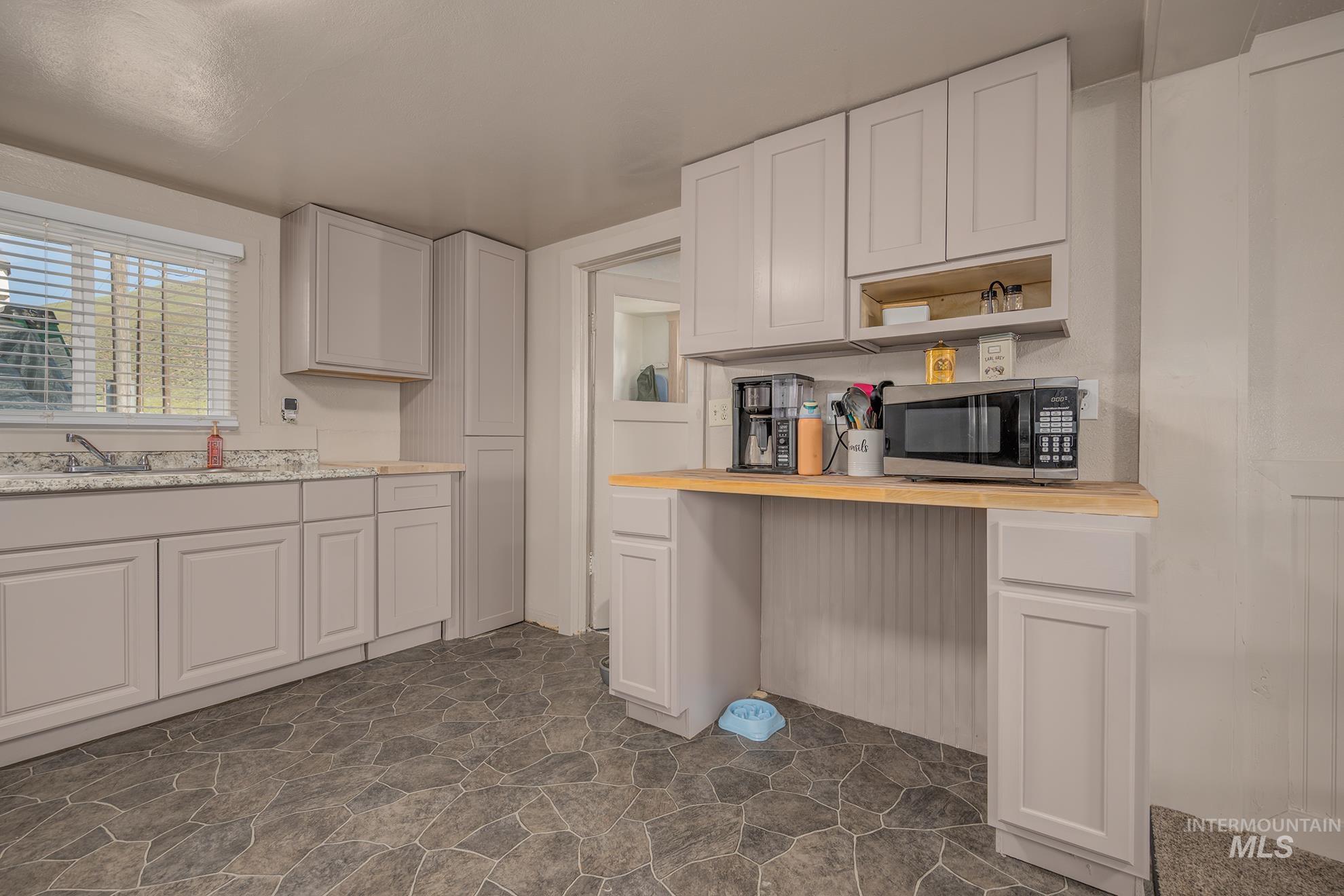 162 Short St. N, Vale, Oregon 97918, 2 Bedrooms, 1 Bathroom, Residential For Sale, Price $175,000, 98983595