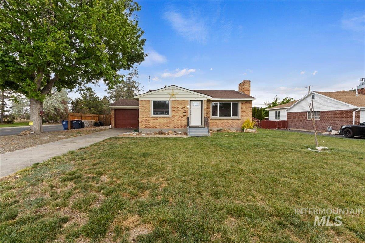 705 Grant Ave, Twin Falls, Idaho 83301-4021, 2 Bedrooms, 1 Bathroom, Residential For Sale, Price $289,900, 98983599