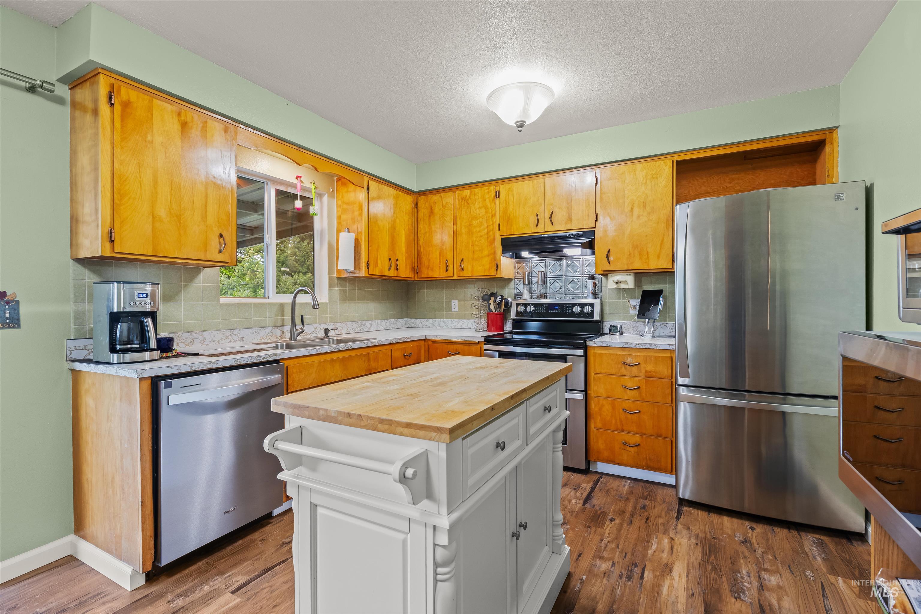 1409 Hemlock Ave, Lewiston, Idaho 83501, 5 Bedrooms, 2 Bathrooms, Residential For Sale, Price $420,000,MLS 98983601