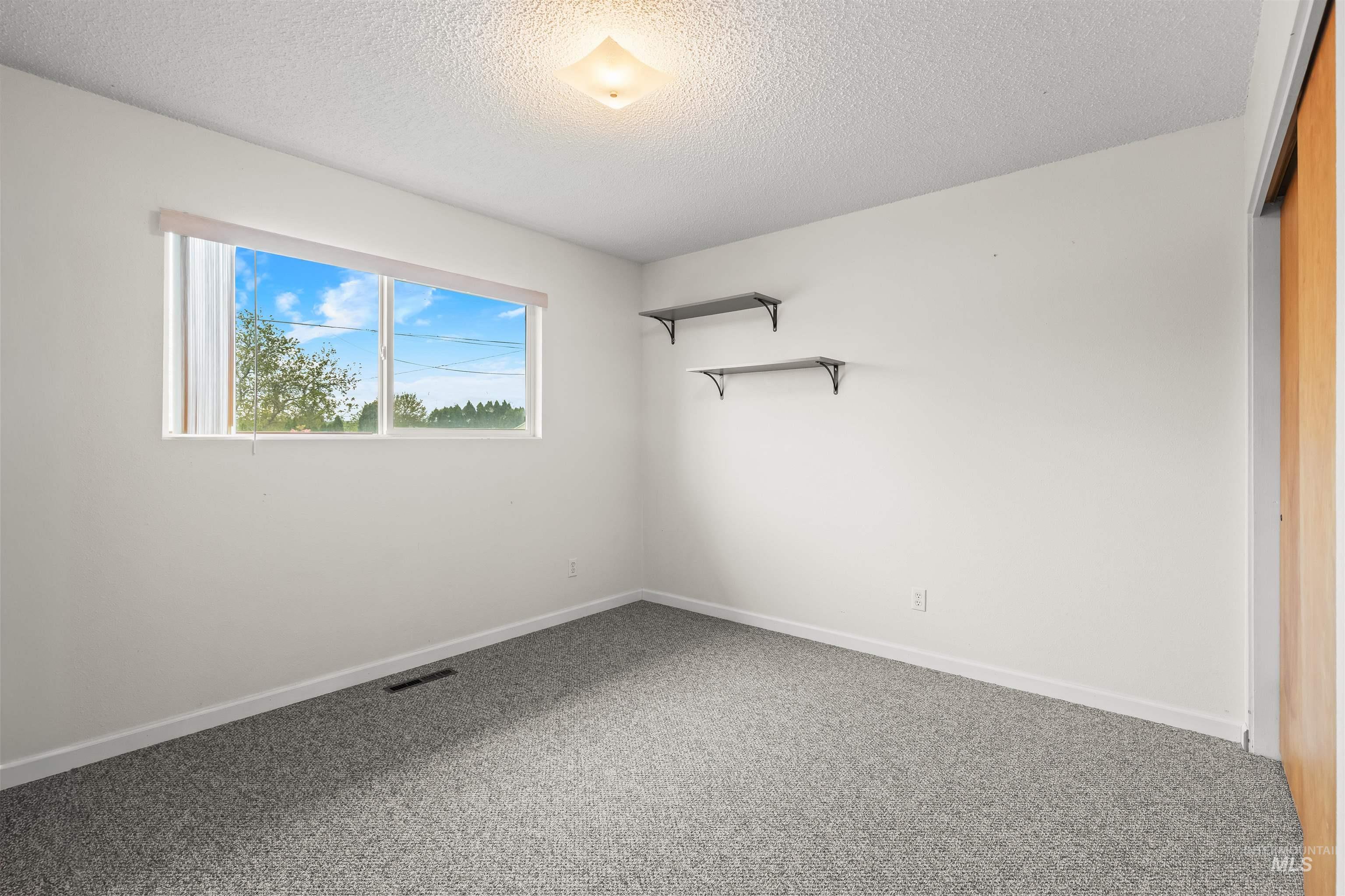 1409 Hemlock Ave, Lewiston, Idaho 83501, 5 Bedrooms, 2 Bathrooms, Residential For Sale, Price $420,000,MLS 98983601