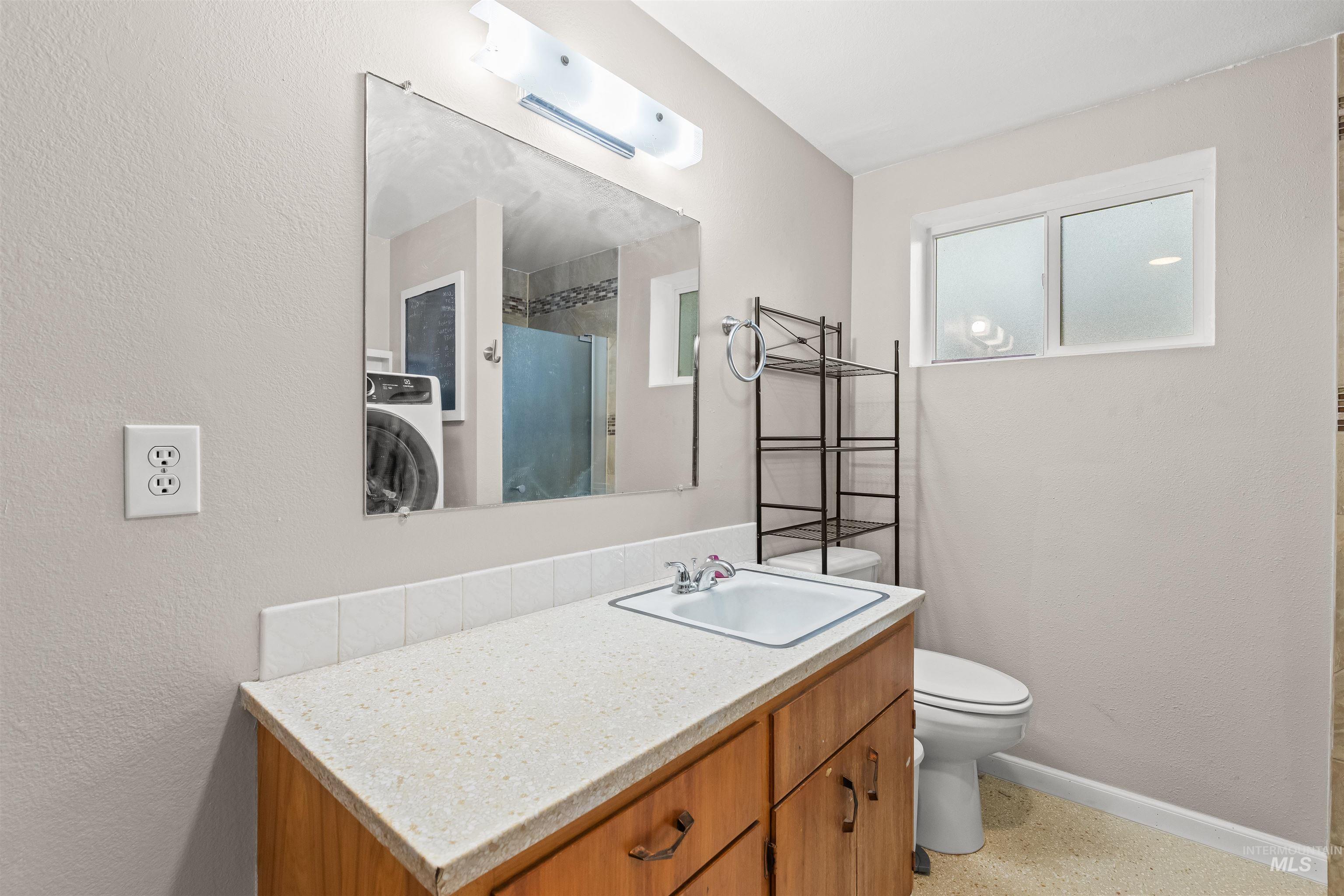 1409 Hemlock Ave, Lewiston, Idaho 83501, 5 Bedrooms, 2 Bathrooms, Residential For Sale, Price $420,000,MLS 98983601