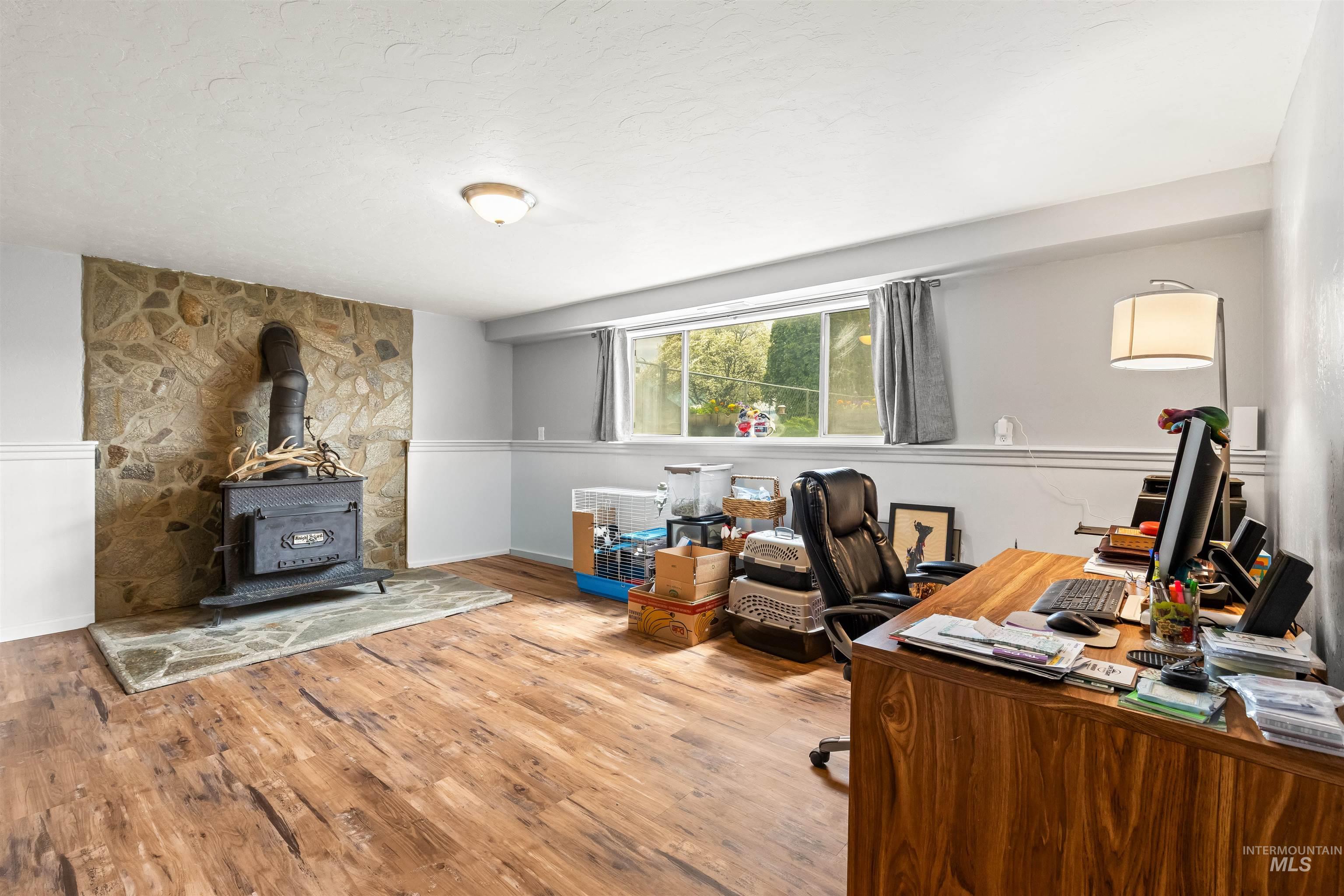 1409 Hemlock Ave, Lewiston, Idaho 83501, 5 Bedrooms, 2 Bathrooms, Residential For Sale, Price $420,000,MLS 98983601