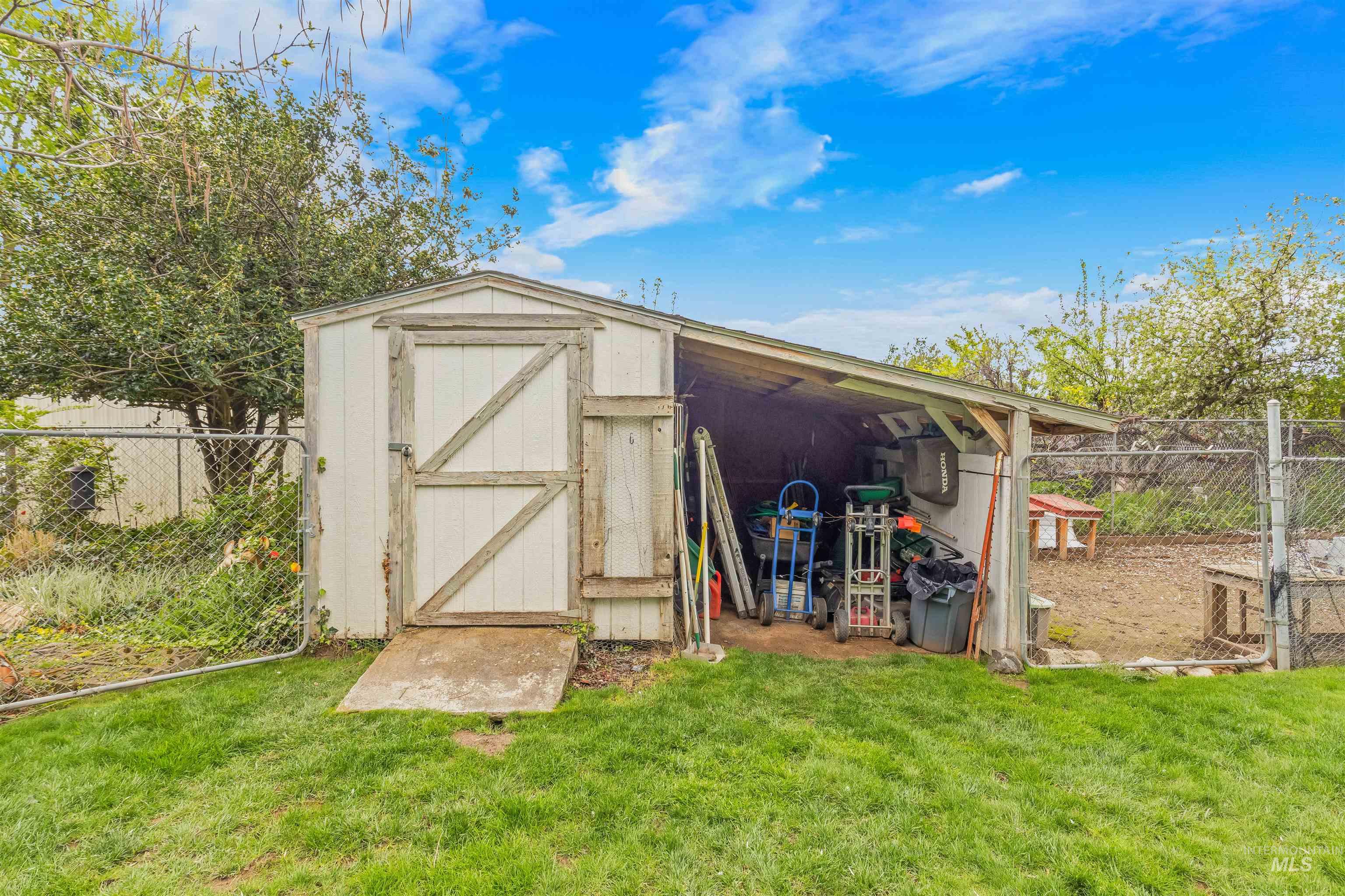 1409 Hemlock Ave, Lewiston, Idaho 83501, 5 Bedrooms, 2 Bathrooms, Residential For Sale, Price $420,000,MLS 98983601