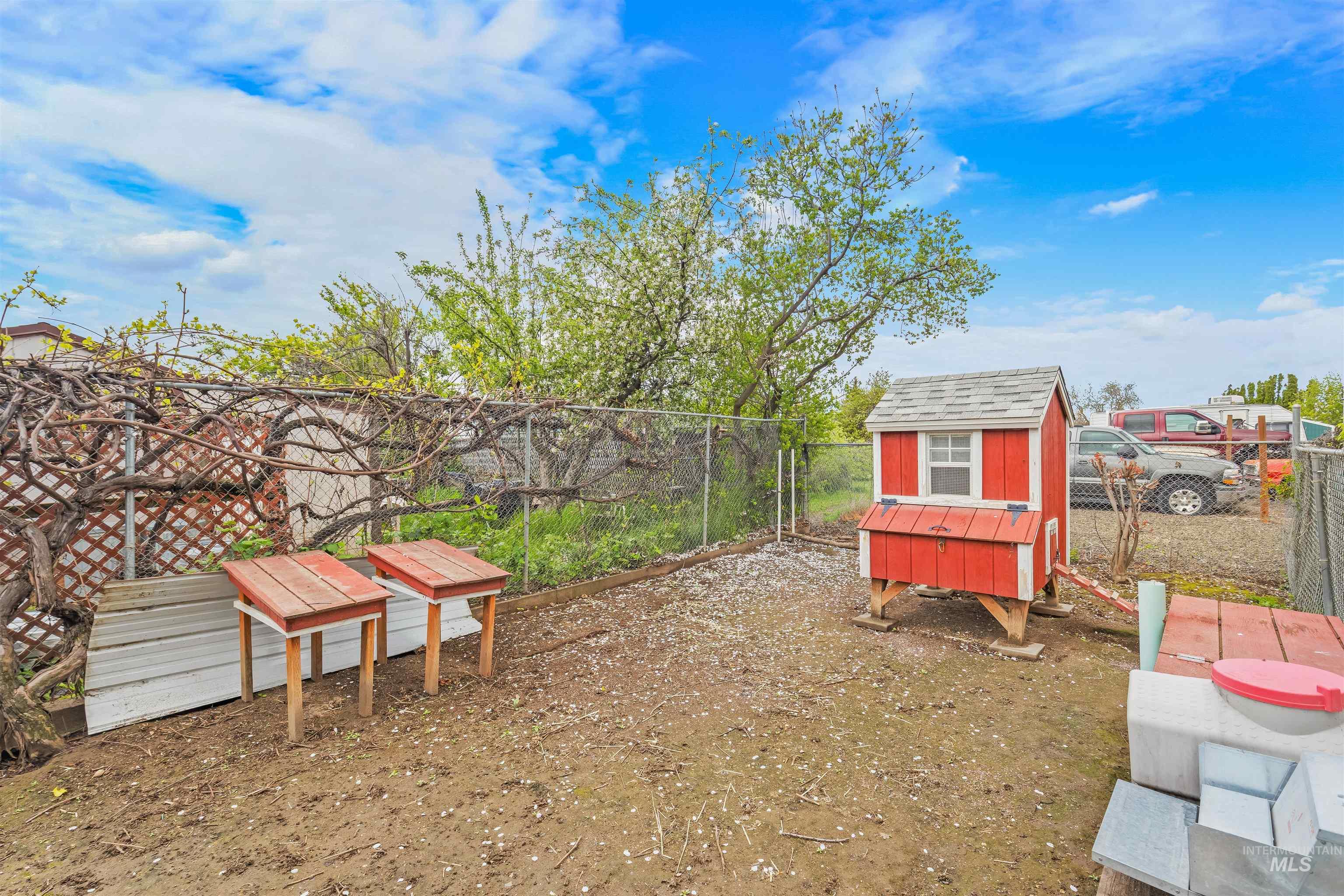 1409 Hemlock Ave, Lewiston, Idaho 83501, 5 Bedrooms, 2 Bathrooms, Residential For Sale, Price $420,000,MLS 98983601