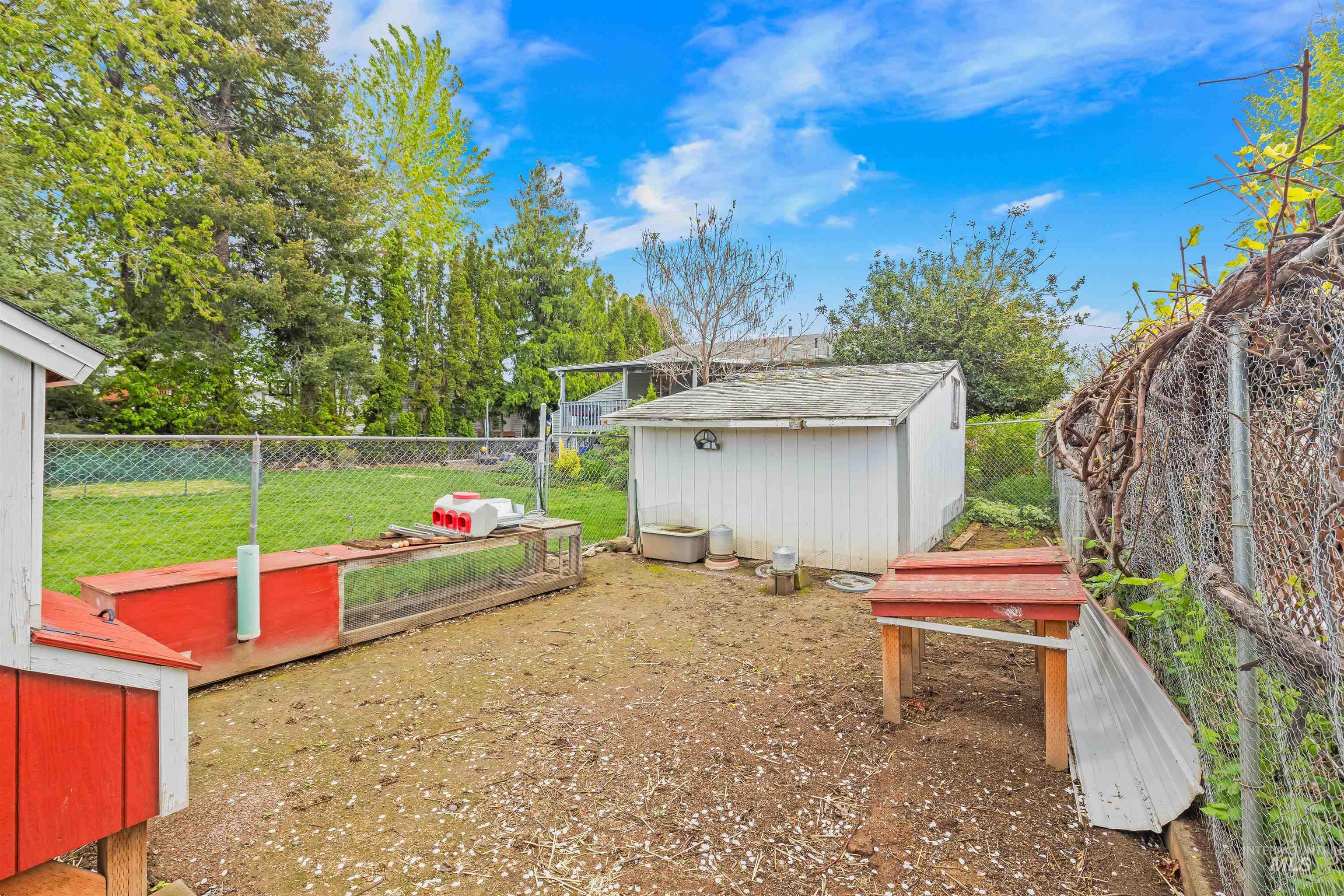 1409 Hemlock Ave, Lewiston, Idaho 83501, 5 Bedrooms, 2 Bathrooms, Residential For Sale, Price $420,000,MLS 98983601