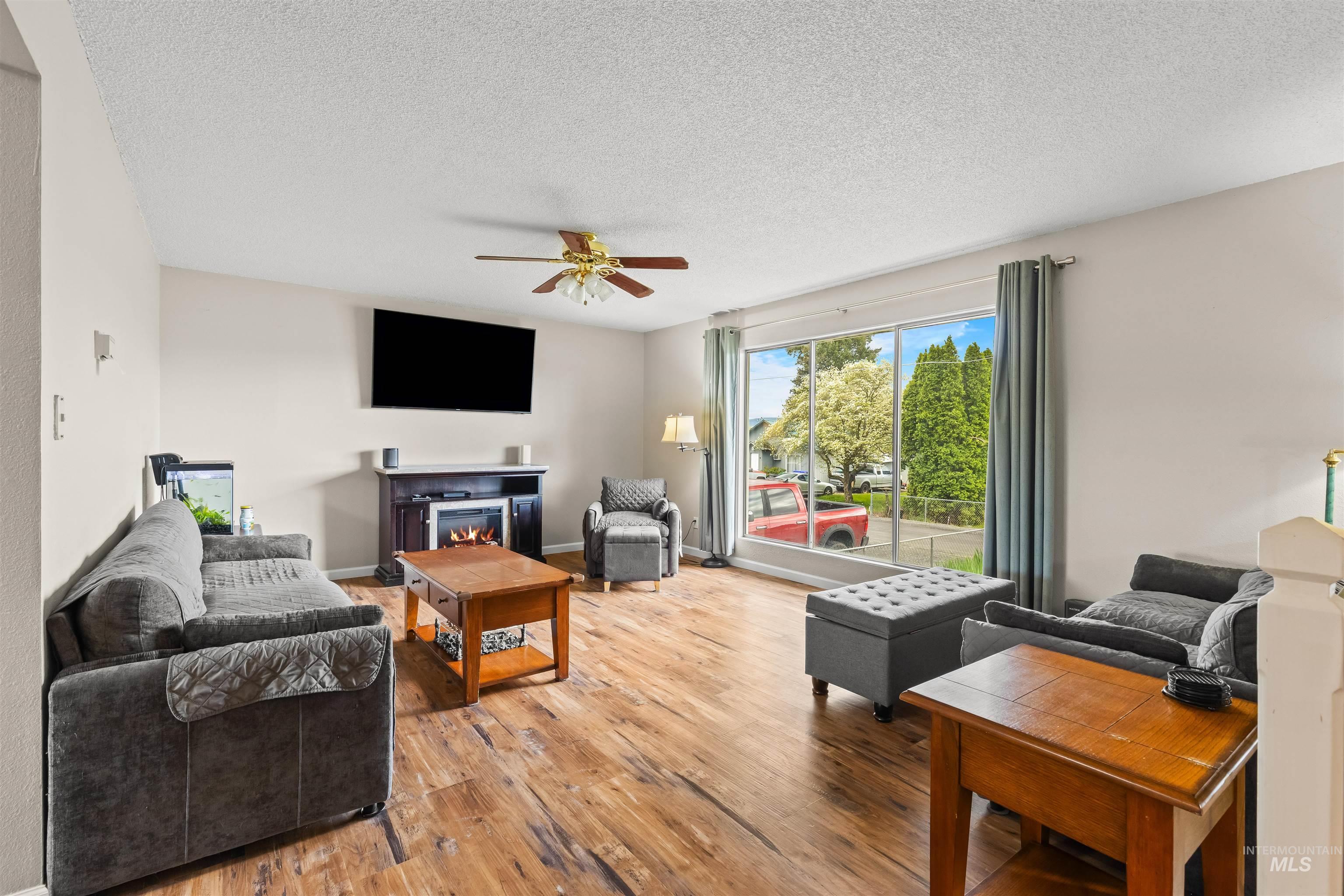 1409 Hemlock Ave, Lewiston, Idaho 83501, 5 Bedrooms, 2 Bathrooms, Residential For Sale, Price $420,000,MLS 98983601