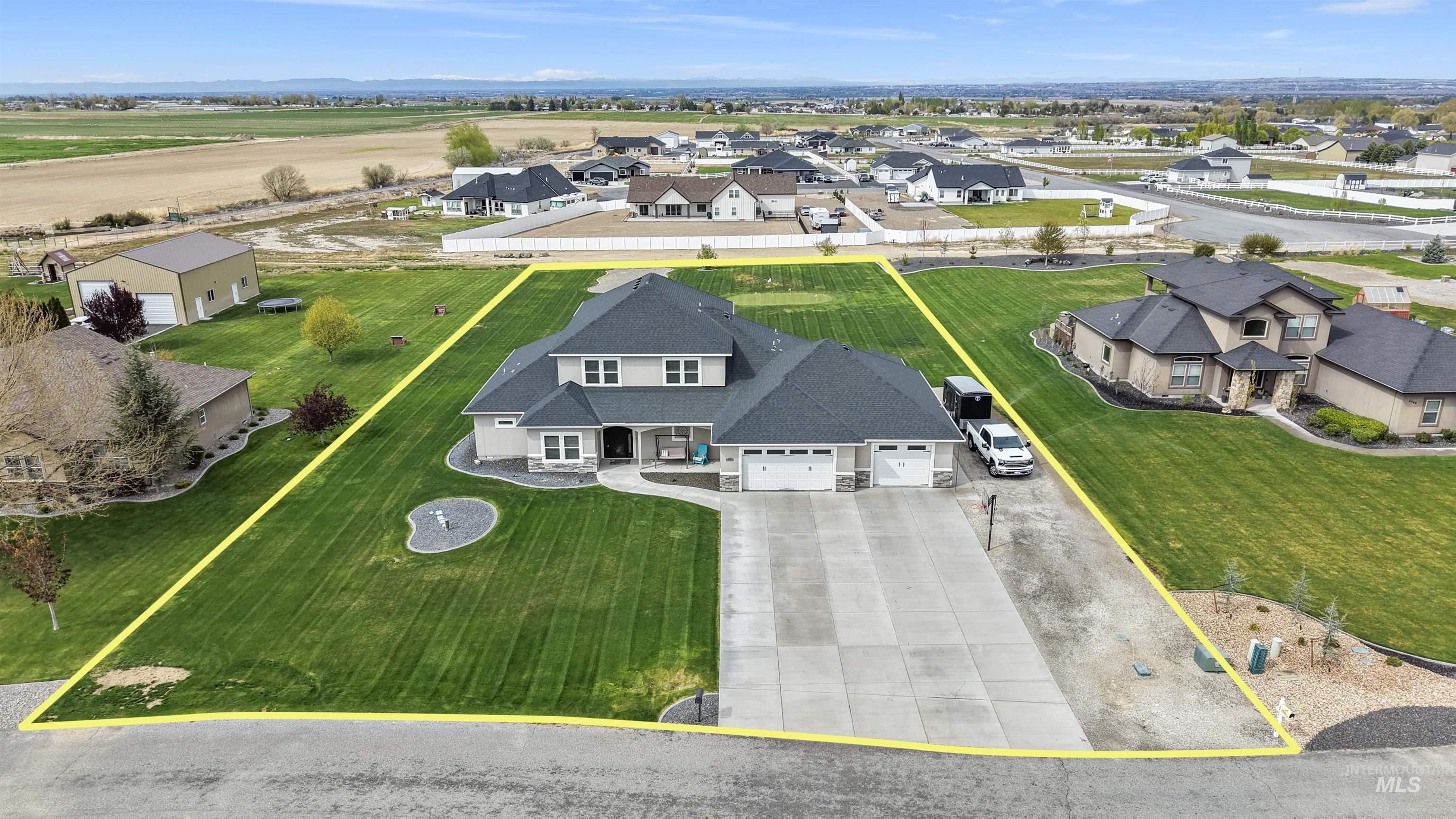 2464 E 3719, Twin Falls, Idaho 83301, 5 Bedrooms, 3.5 Bathrooms, Residential For Sale, Price $899,000, 98983606