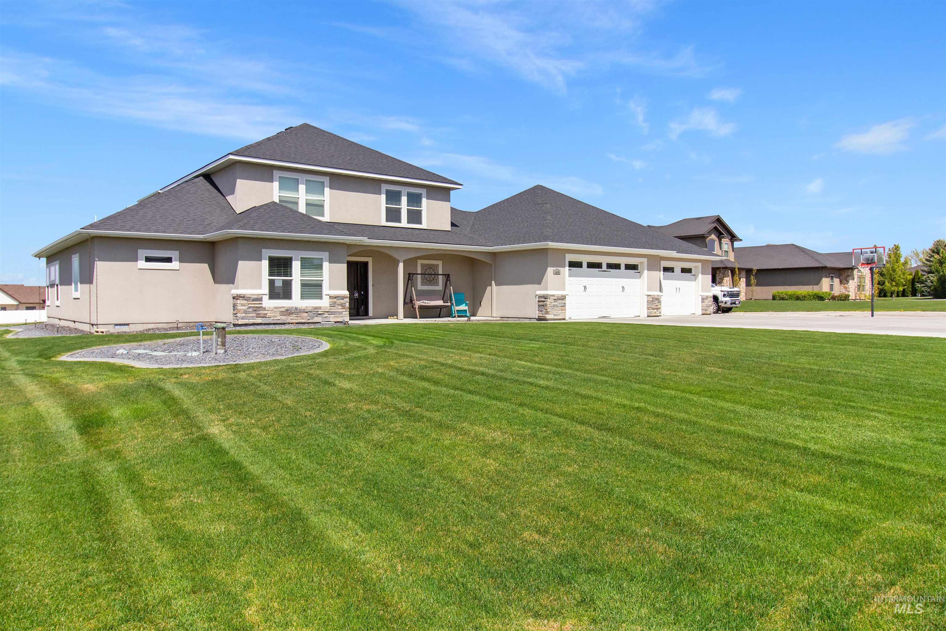 2464 E 3719, Twin Falls, Idaho 83301, 5 Bedrooms, 3.5 Bathrooms, Residential For Sale, Price $899,000,MLS 98983606