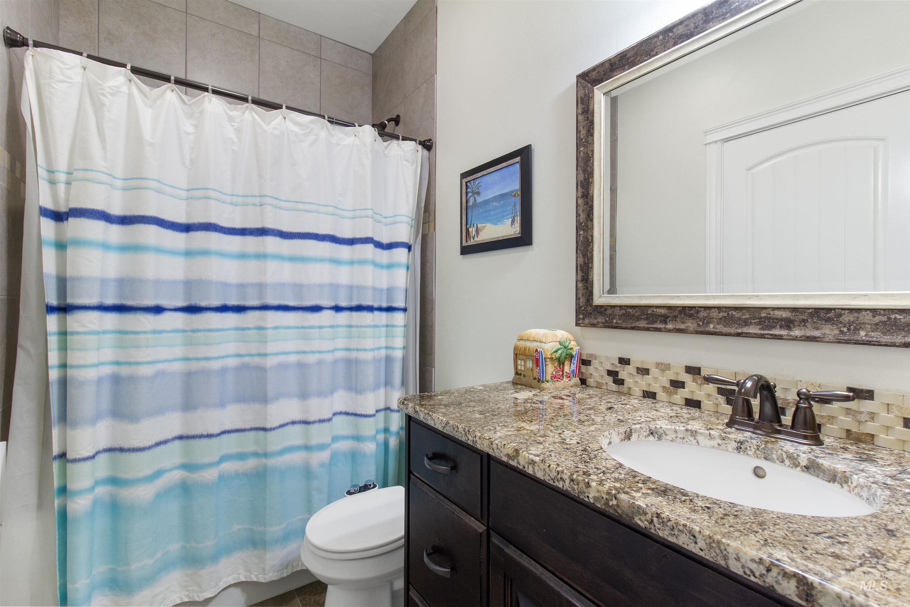 2464 E 3719, Twin Falls, Idaho 83301, 5 Bedrooms, 3.5 Bathrooms, Residential For Sale, Price $899,000,MLS 98983606