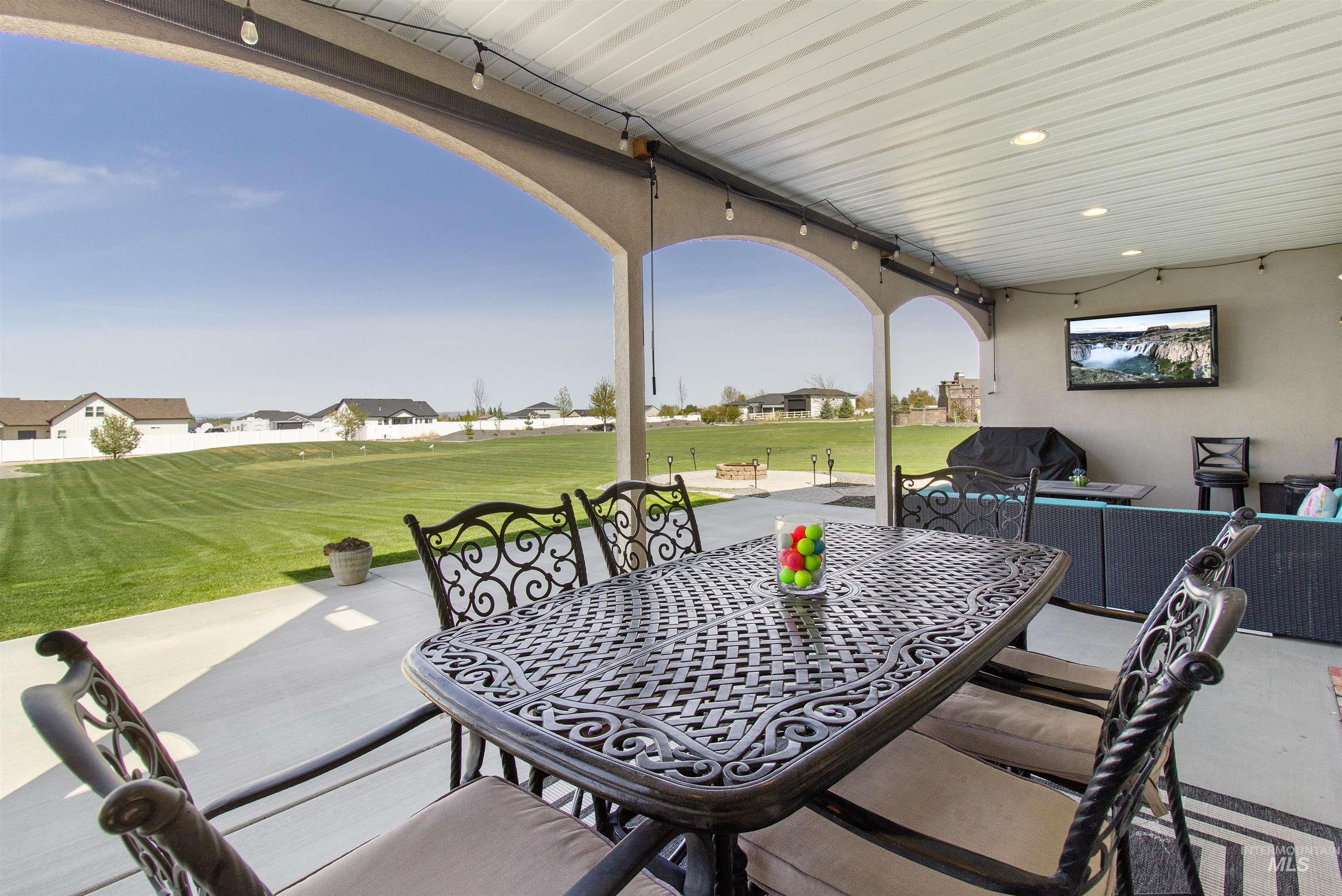 2464 E 3719, Twin Falls, Idaho 83301, 5 Bedrooms, 3.5 Bathrooms, Residential For Sale, Price $899,000, 98983606