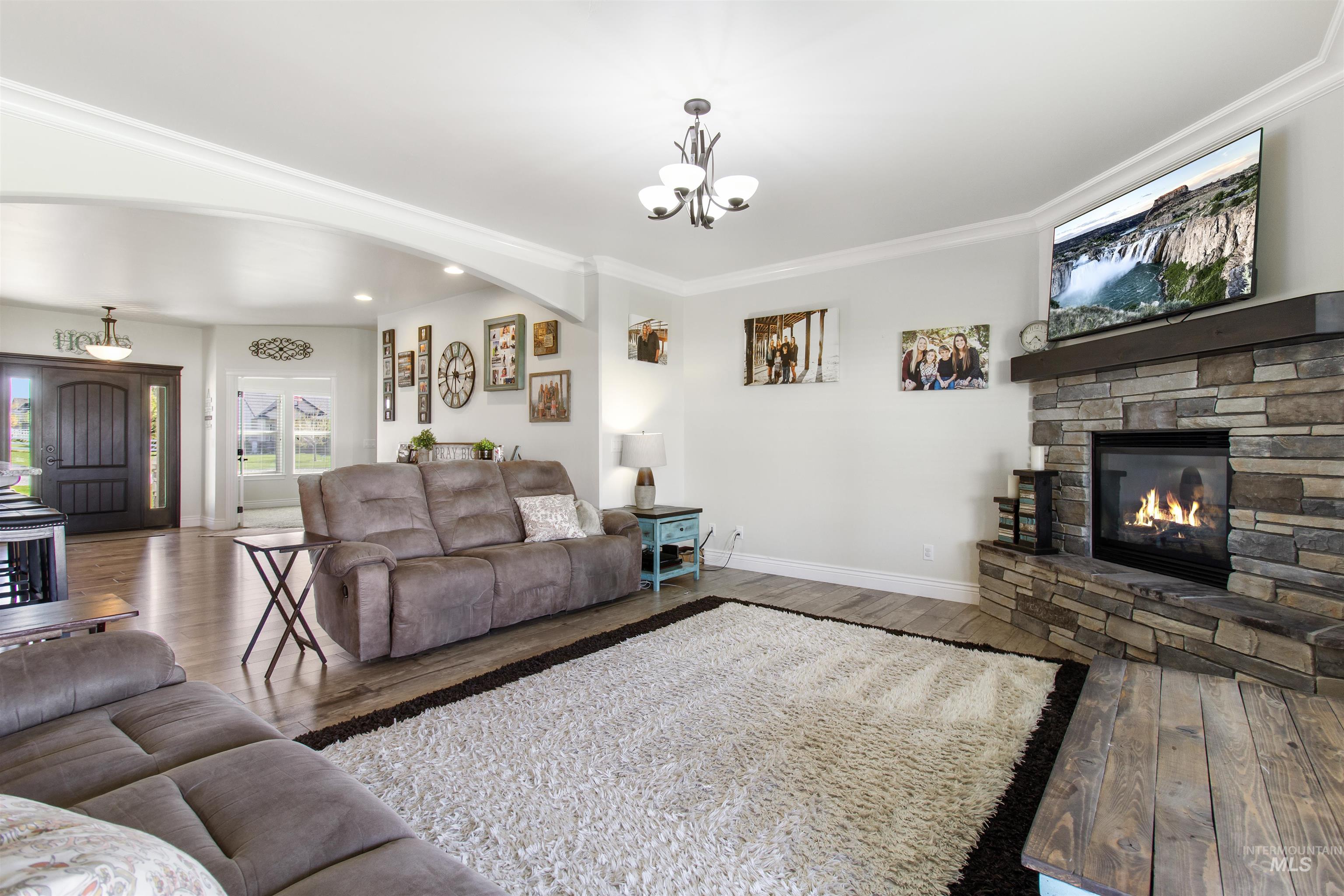 2464 E 3719, Twin Falls, Idaho 83301, 5 Bedrooms, 3.5 Bathrooms, Residential For Sale, Price $899,000,MLS 98983606