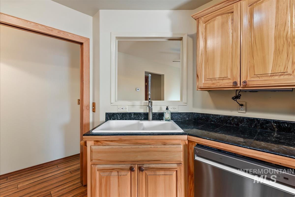 23113 Lansing Lane, Middleton, Idaho 83644, 3 Bedrooms, 2 Bathrooms, Residential For Sale, Price $905,000,MLS 98983608