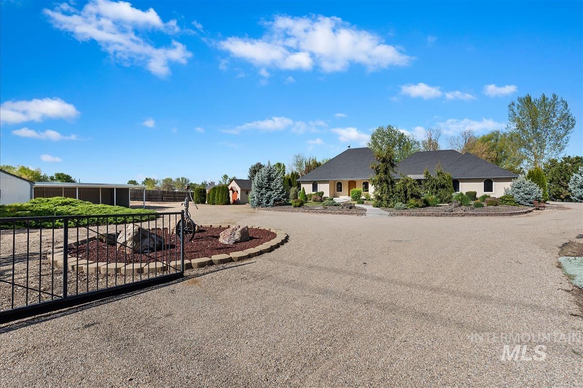 23113 Lansing Lane, Middleton, Idaho 83644, 3 Bedrooms, 2 Bathrooms, Residential For Sale, Price $905,000,MLS 98983608