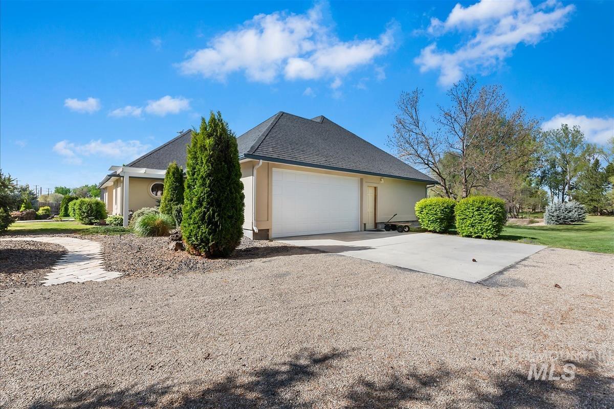 23113 Lansing Lane, Middleton, Idaho 83644, 3 Bedrooms, 2 Bathrooms, Residential For Sale, Price $905,000,MLS 98983608