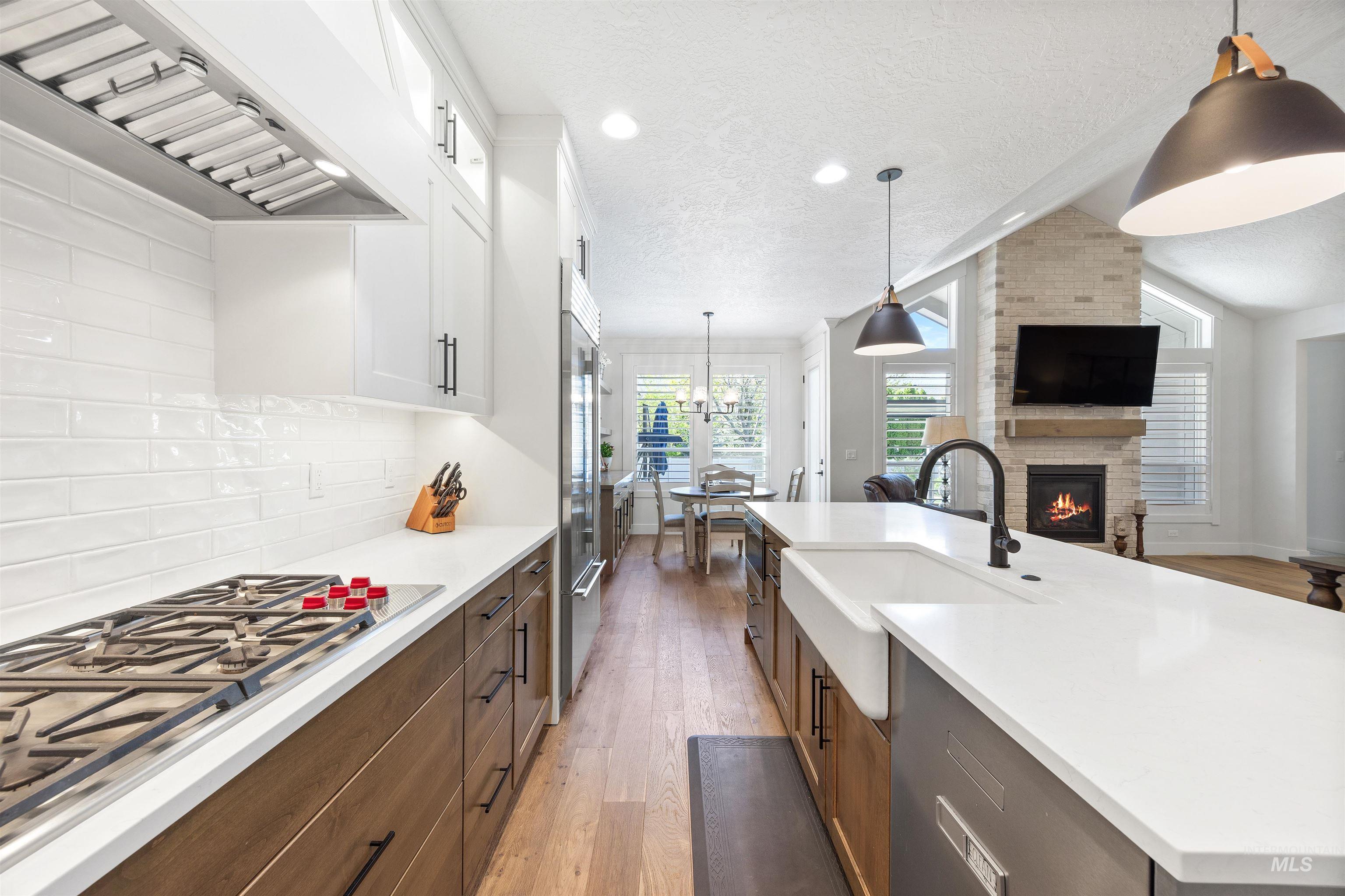 1360 E Azan St, Meridian, Idaho 83646-7725, 3 Bedrooms, 3 Bathrooms, Residential For Sale, Price $889,777,MLS 98983609