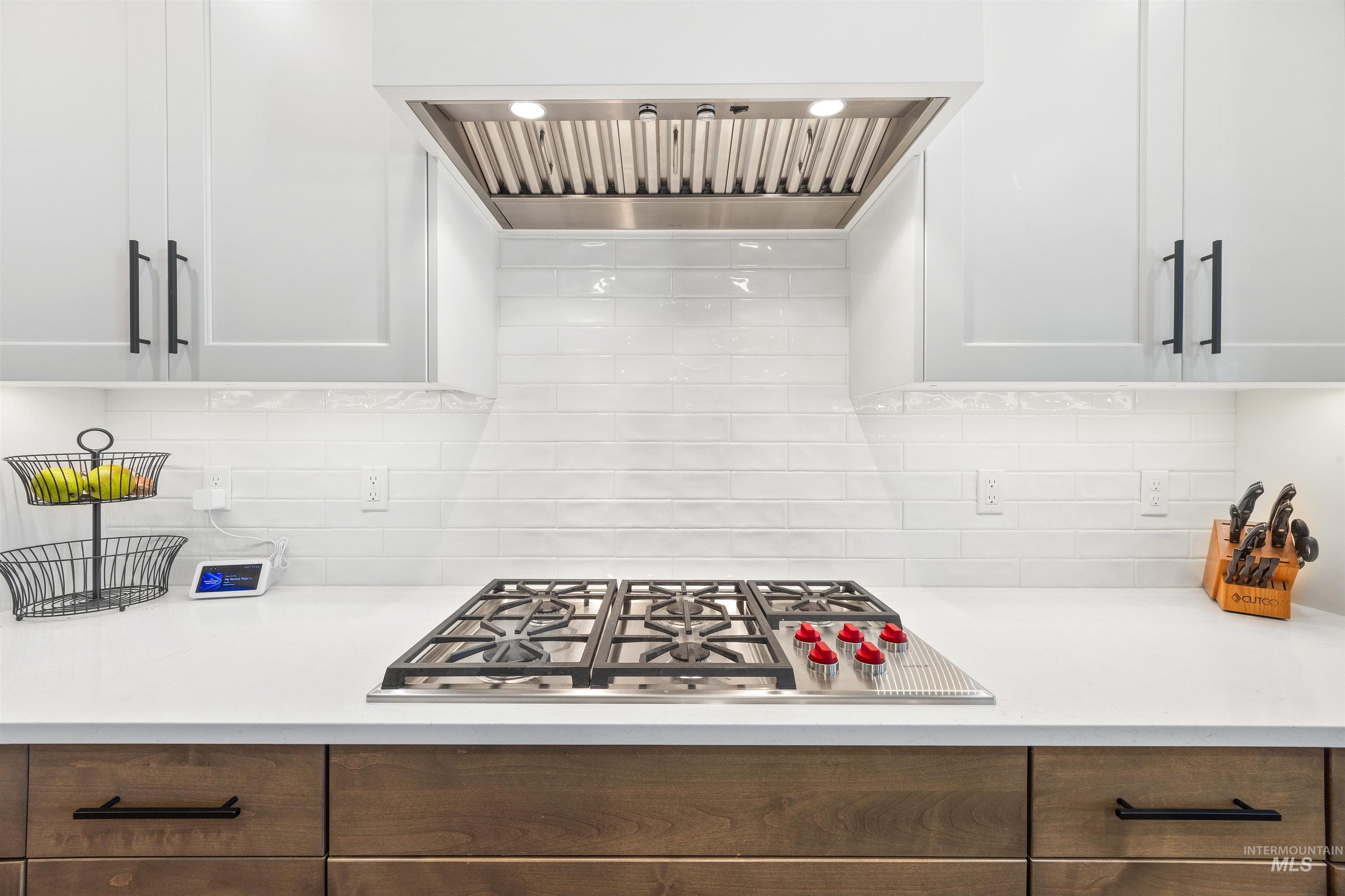 1360 E Azan St, Meridian, Idaho 83646-7725, 3 Bedrooms, 3 Bathrooms, Residential For Sale, Price $889,777,MLS 98983609