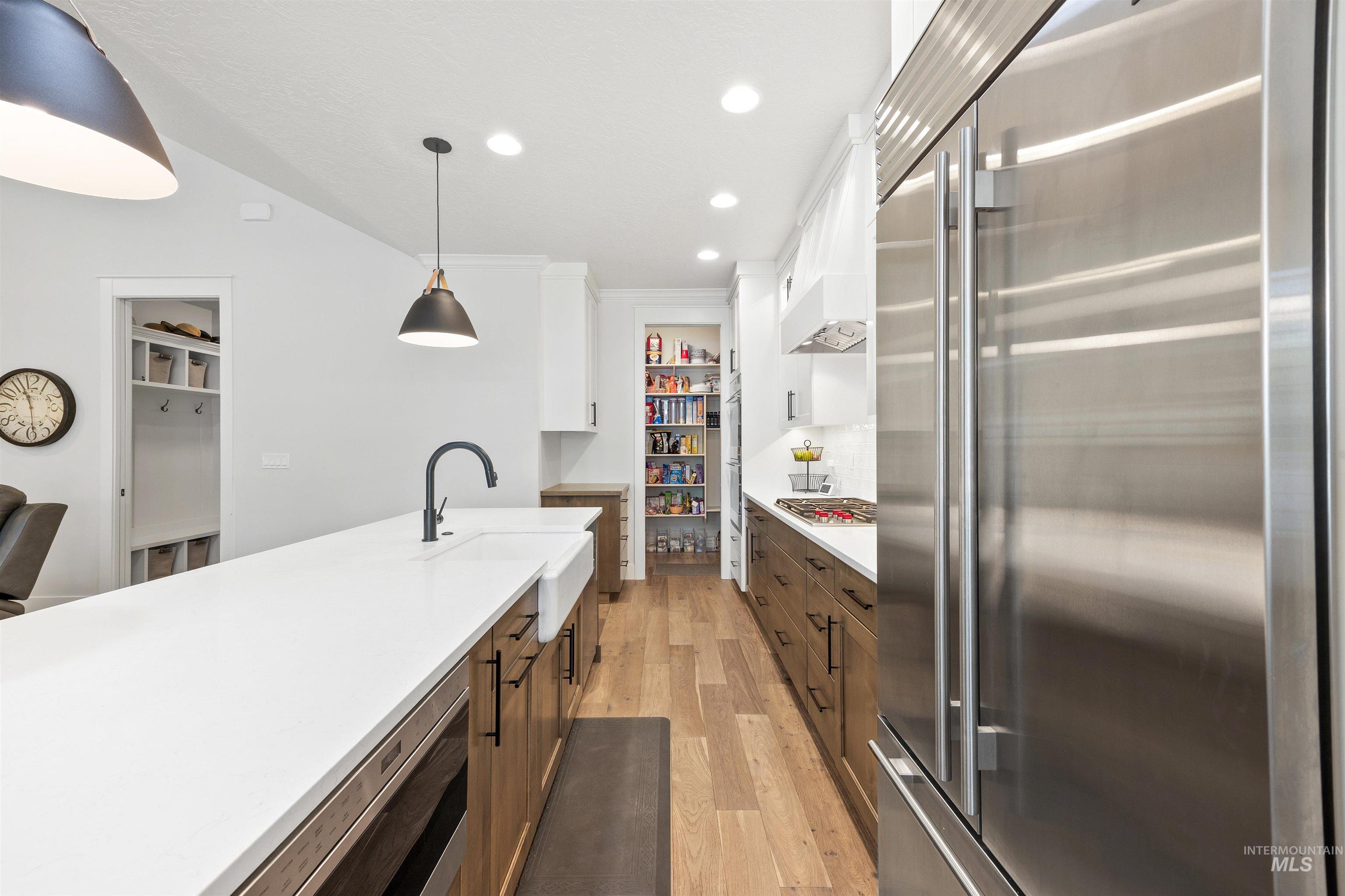 1360 E Azan St, Meridian, Idaho 83646-7725, 3 Bedrooms, 3 Bathrooms, Residential For Sale, Price $889,777,MLS 98983609