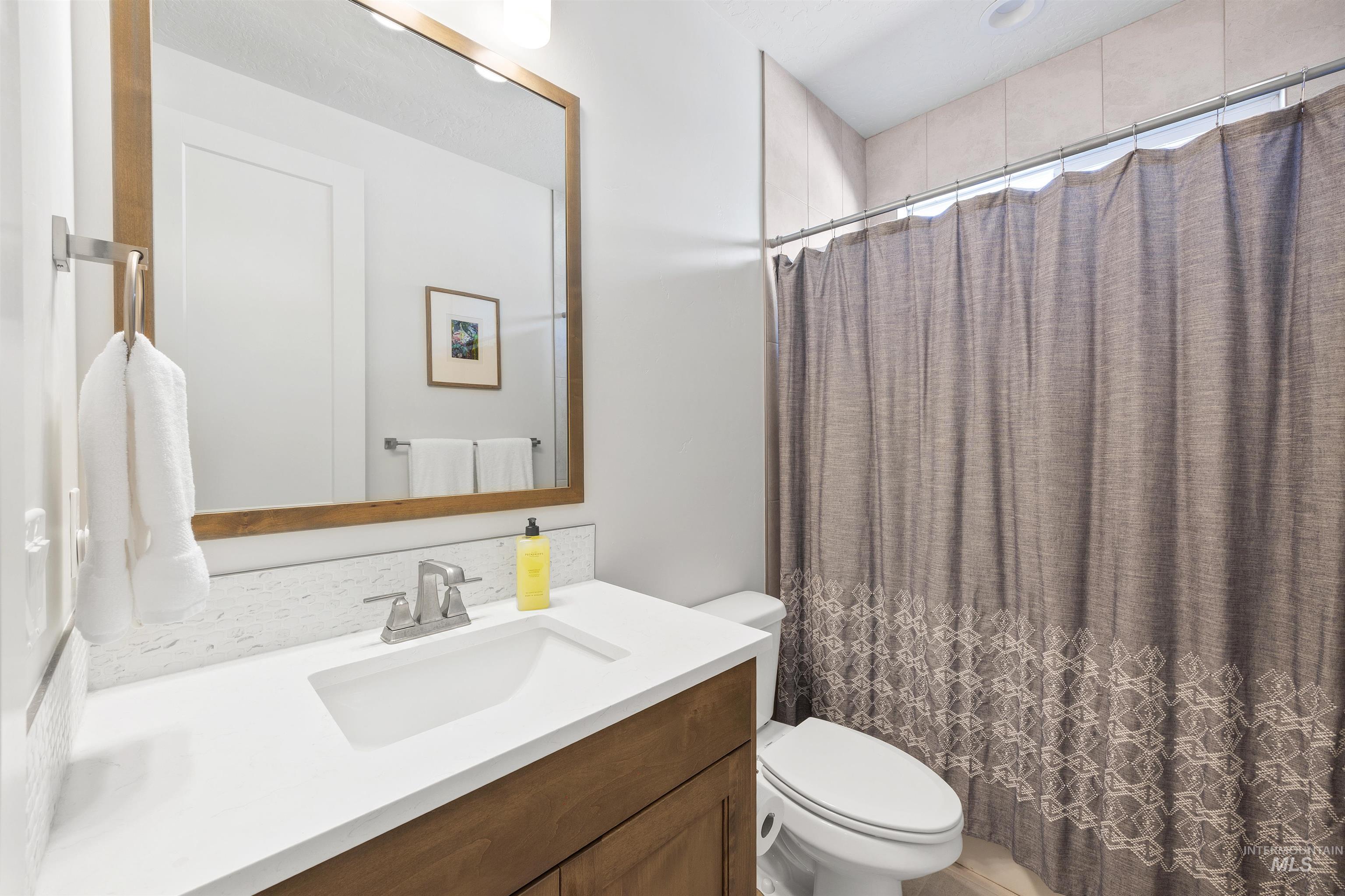 1360 E Azan St, Meridian, Idaho 83646-7725, 3 Bedrooms, 3 Bathrooms, Residential For Sale, Price $889,777,MLS 98983609