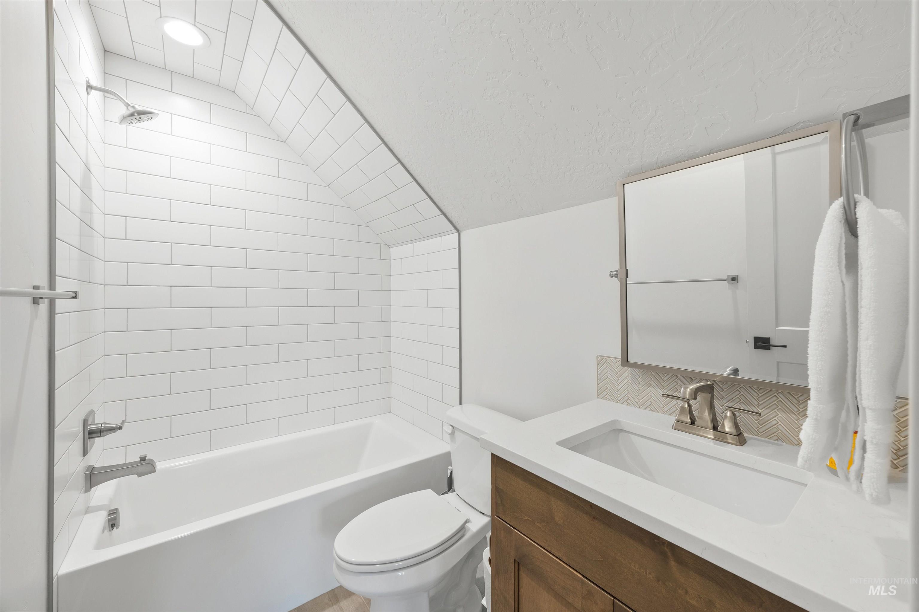 1360 E Azan St, Meridian, Idaho 83646-7725, 3 Bedrooms, 3 Bathrooms, Residential For Sale, Price $889,777,MLS 98983609