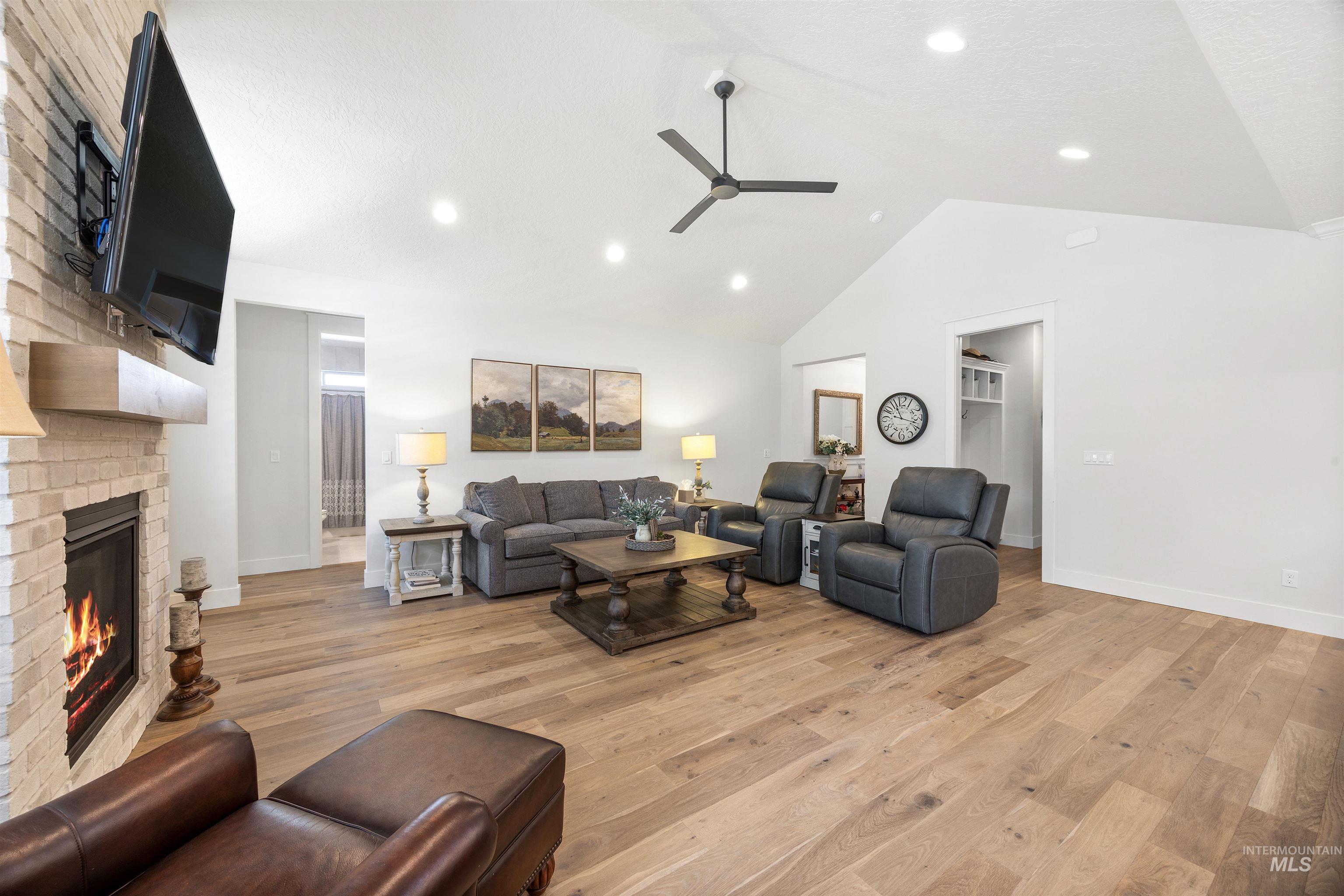 1360 E Azan St, Meridian, Idaho 83646-7725, 3 Bedrooms, 3 Bathrooms, Residential For Sale, Price $889,777,MLS 98983609