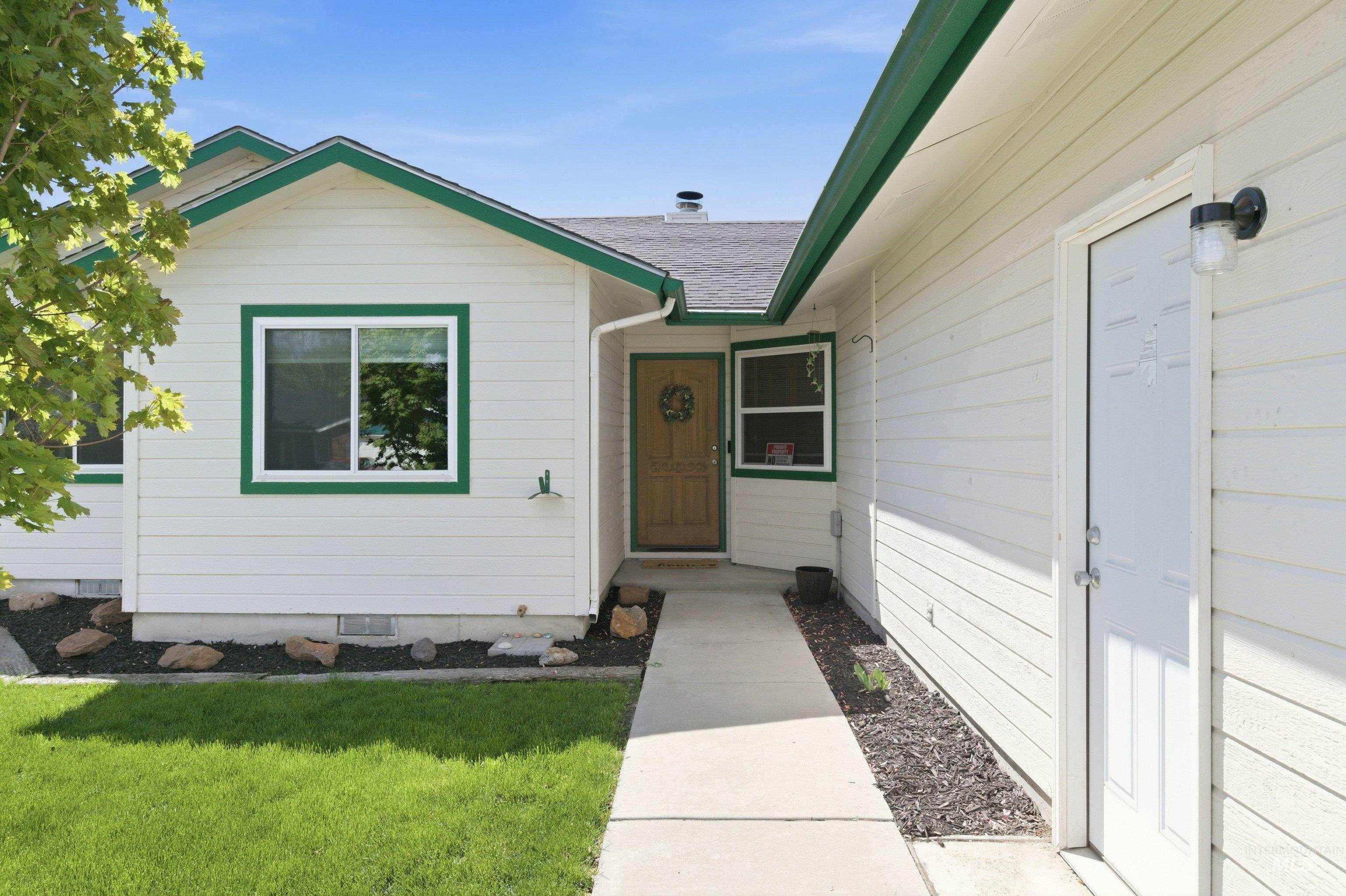 10747 W Irving St, Boise, Idaho 83713-0614, 3 Bedrooms, 2 Bathrooms, Residential For Sale, Price $445,000,MLS 98983612