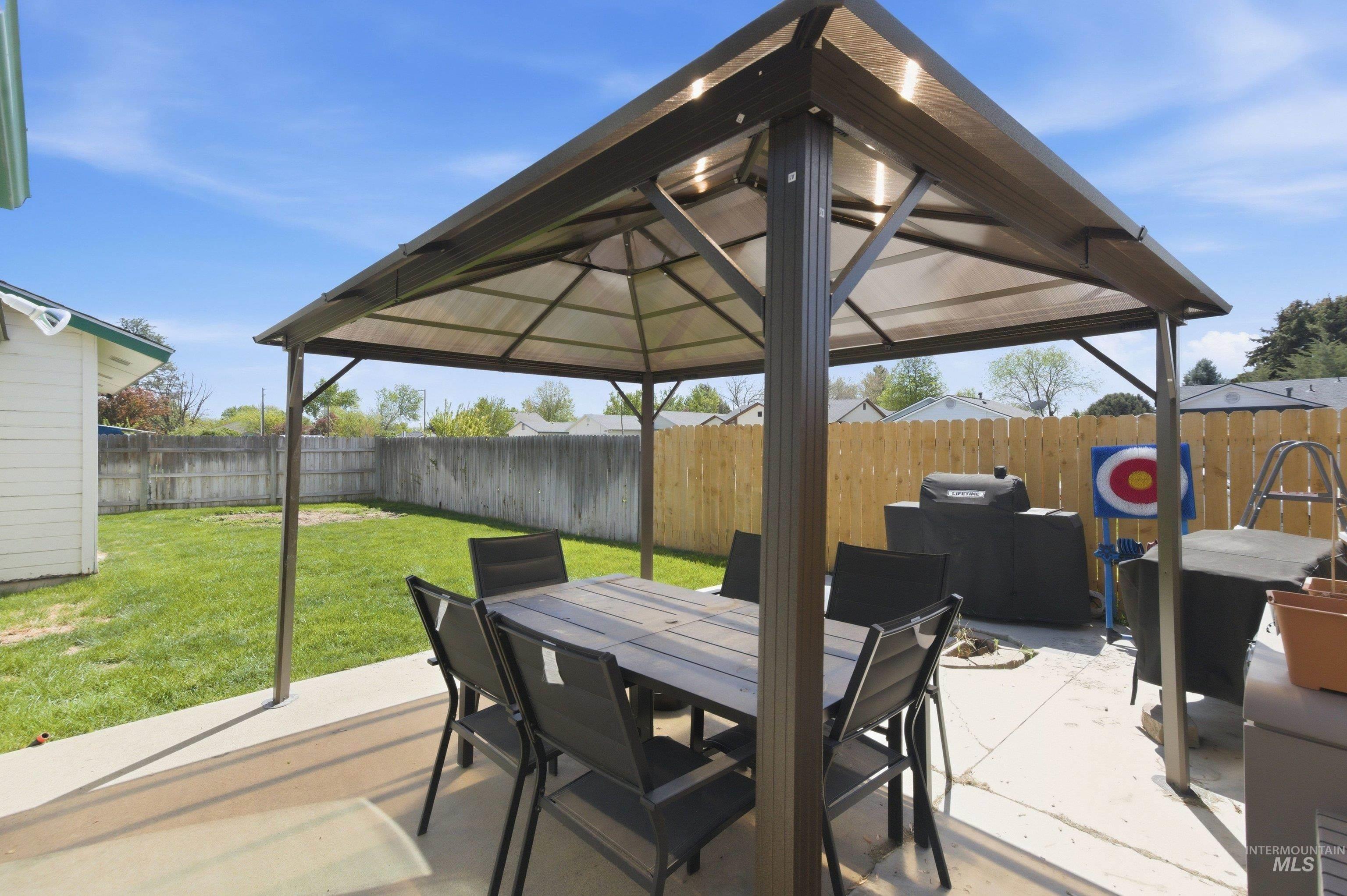 10747 W Irving St, Boise, Idaho 83713-0614, 3 Bedrooms, 2 Bathrooms, Residential For Sale, Price $445,000,MLS 98983612