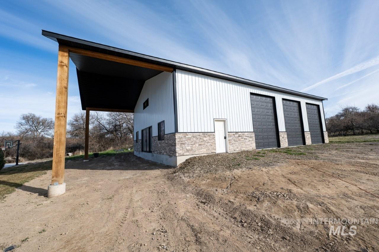 1506 E 4448 N, Buhl, Idaho 83316, 5 Bedrooms, 4.5 Bathrooms, Residential For Sale, Price $1,429,000, 98983613