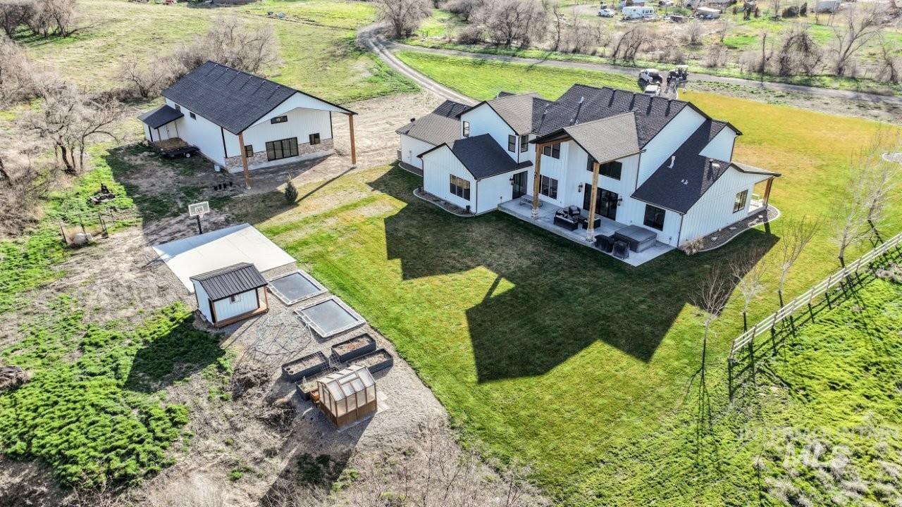 1506 E 4448 N, Buhl, Idaho 83316, 5 Bedrooms, 4.5 Bathrooms, Residential For Sale, Price $1,429,000, 98983613