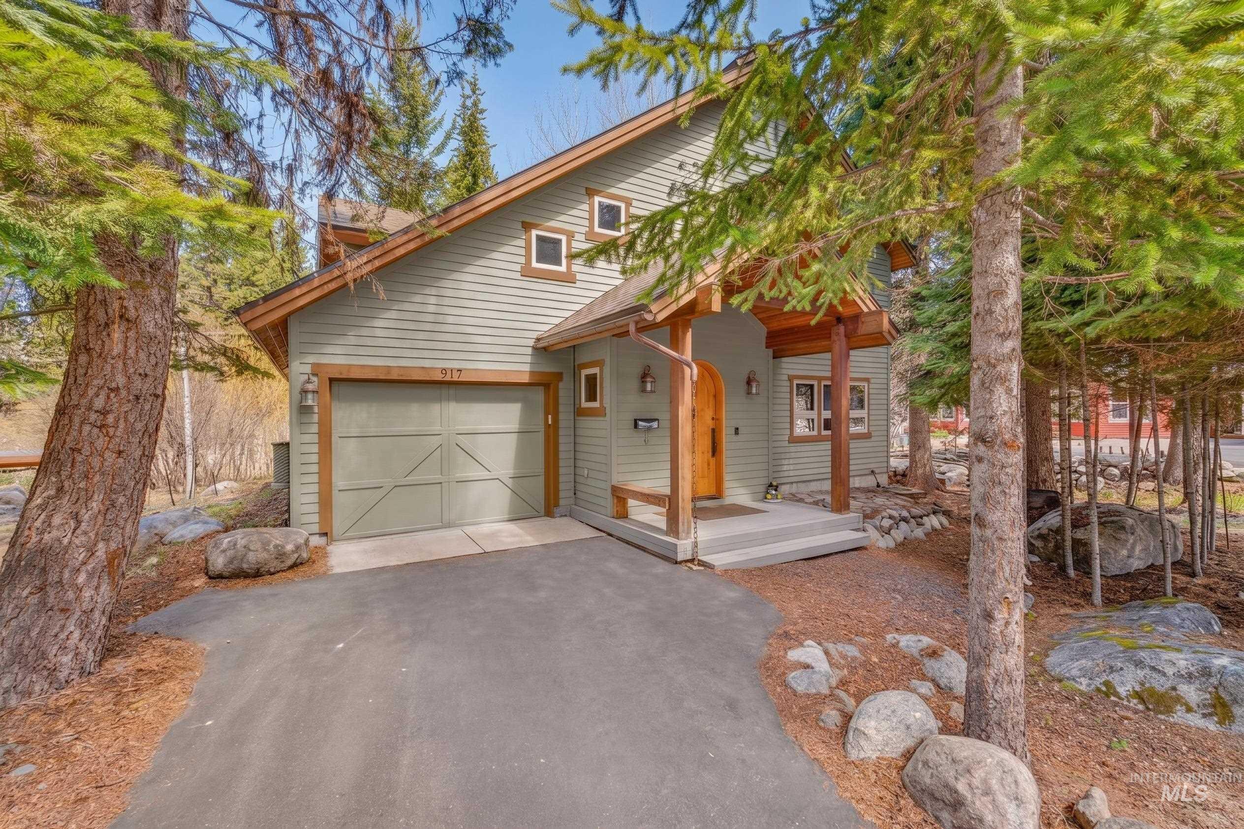 917 Camas, McCall, Idaho 83638, 4 Bedrooms, 3 Bathrooms, Residential For Sale, Price $989,000,MLS 98983617
