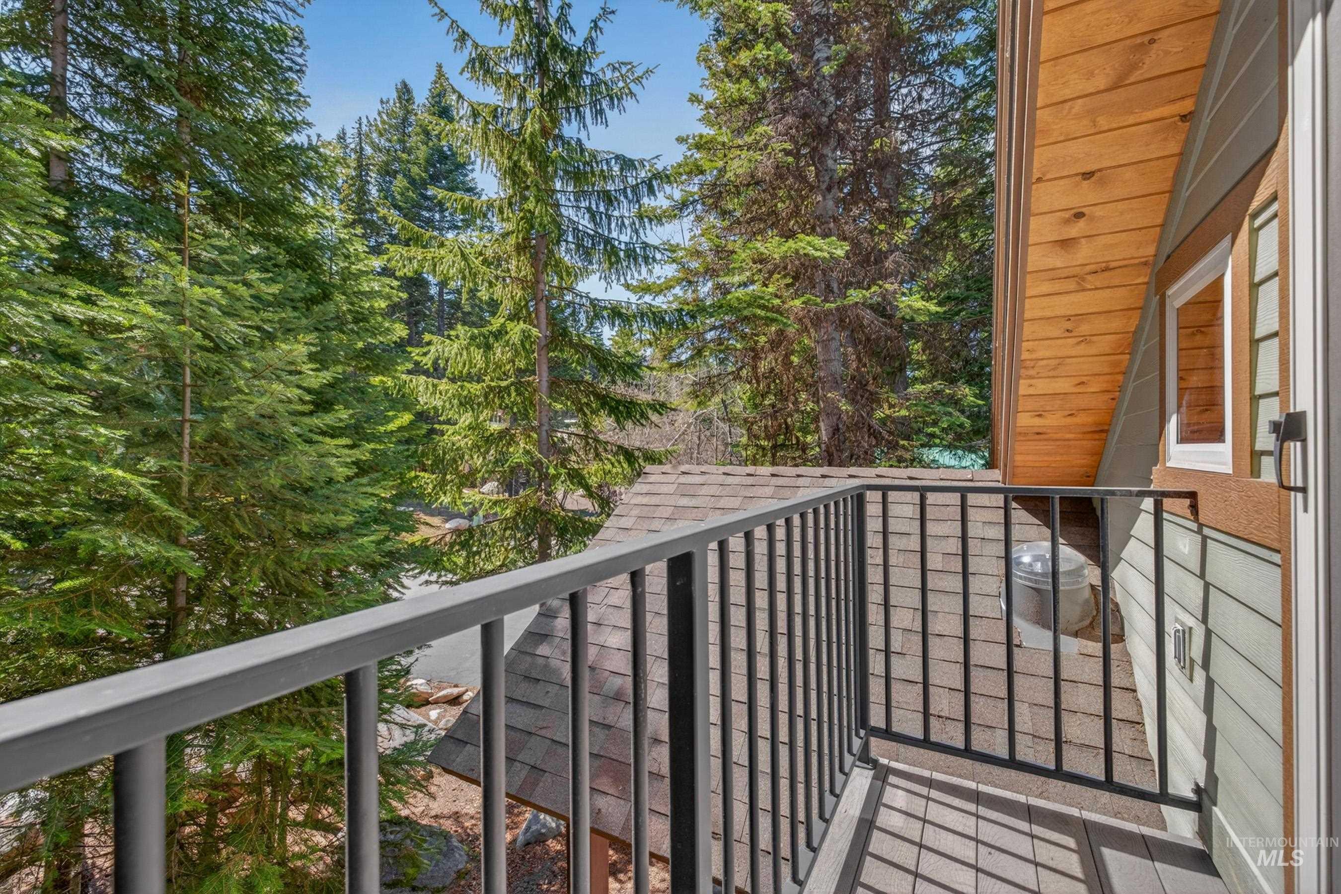 917 Camas, McCall, Idaho 83638, 4 Bedrooms, 3 Bathrooms, Residential For Sale, Price $989,000,MLS 98983617