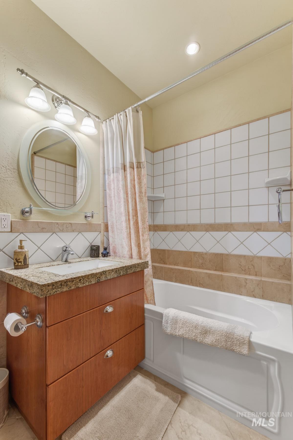 917 Camas, McCall, Idaho 83638, 4 Bedrooms, 3 Bathrooms, Residential For Sale, Price $989,000,MLS 98983617