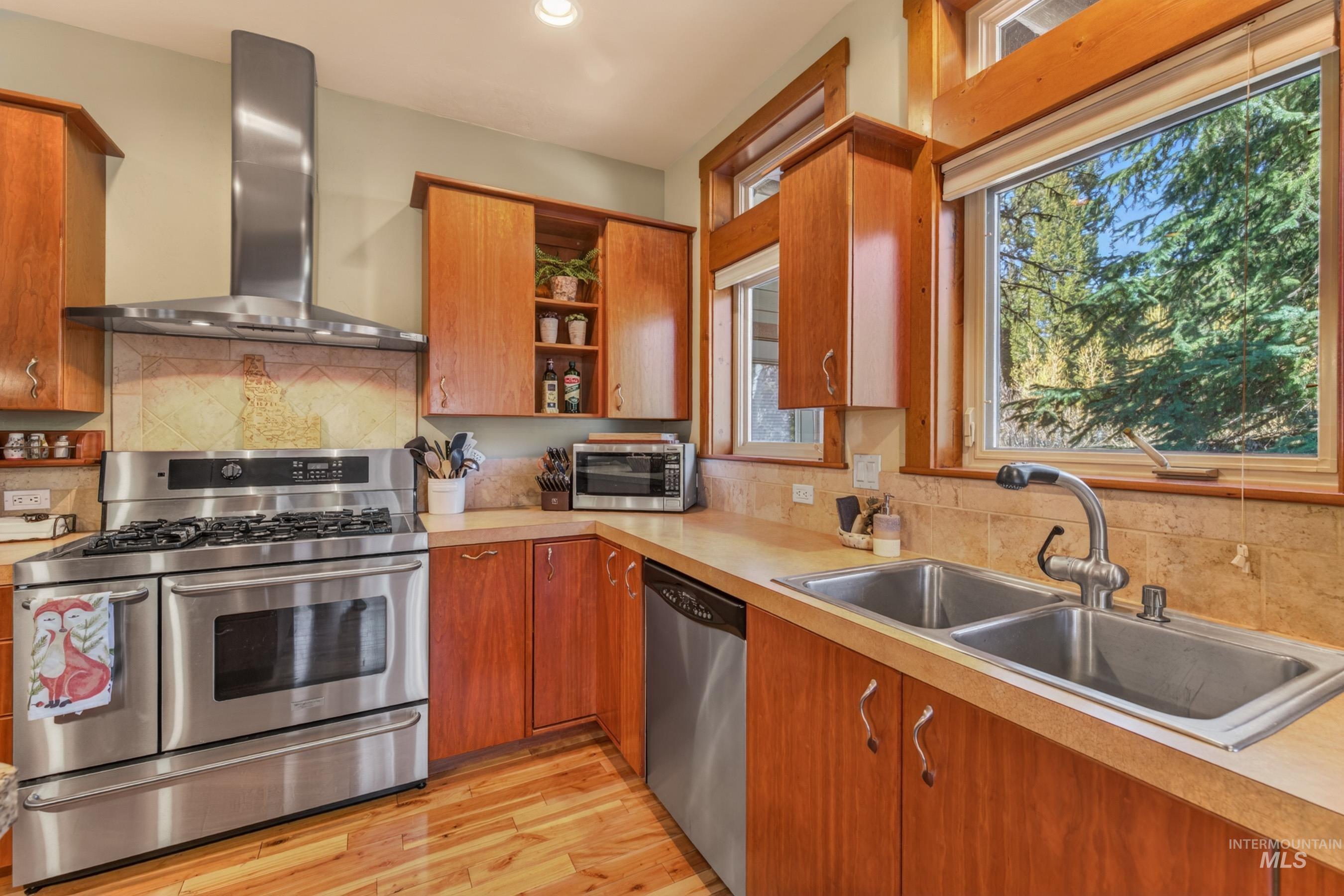 917 Camas, McCall, Idaho 83638, 4 Bedrooms, 3 Bathrooms, Residential For Sale, Price $989,000,MLS 98983617