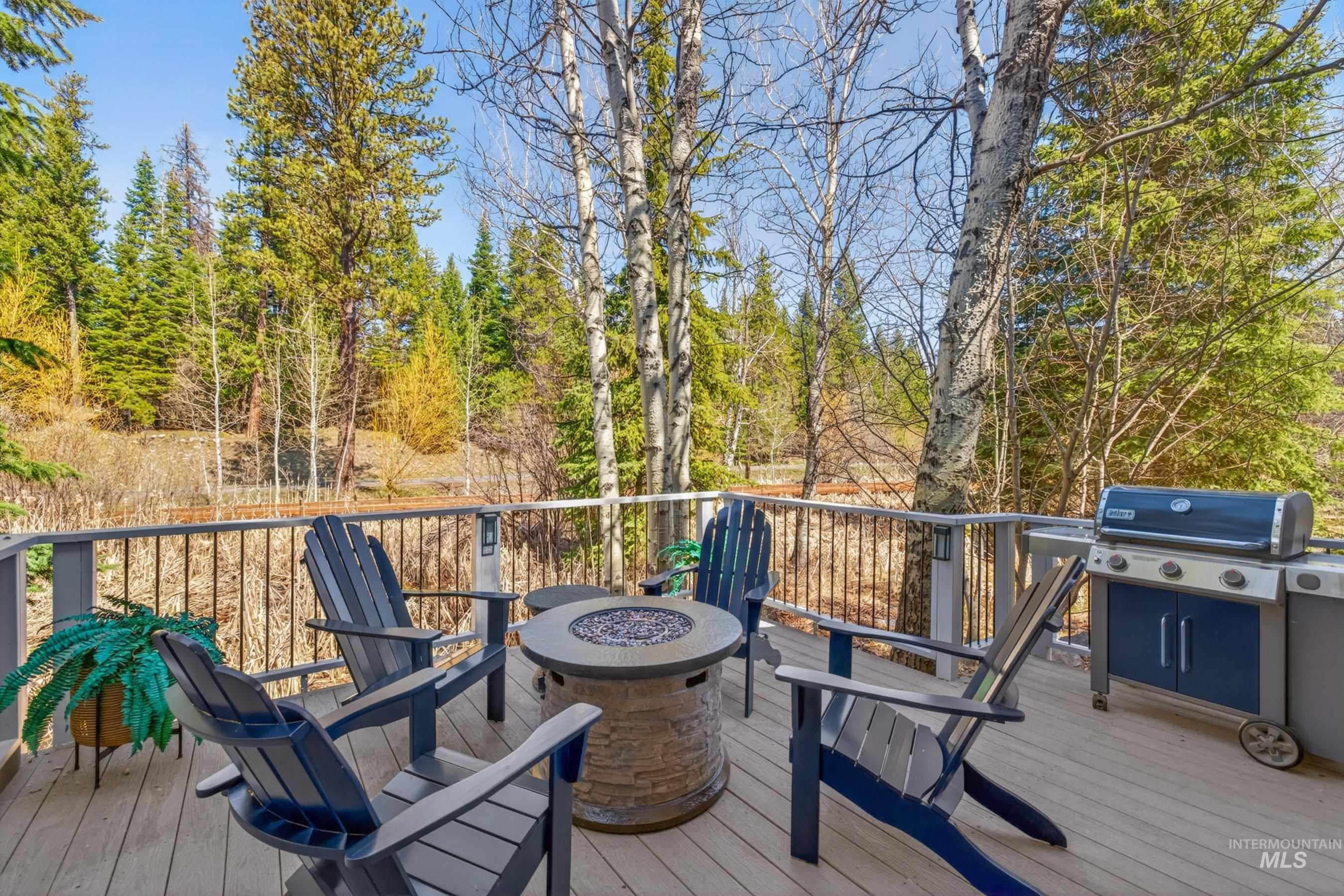 917 Camas, McCall, Idaho 83638, 4 Bedrooms, 3 Bathrooms, Residential For Sale, Price $989,000,MLS 98983617