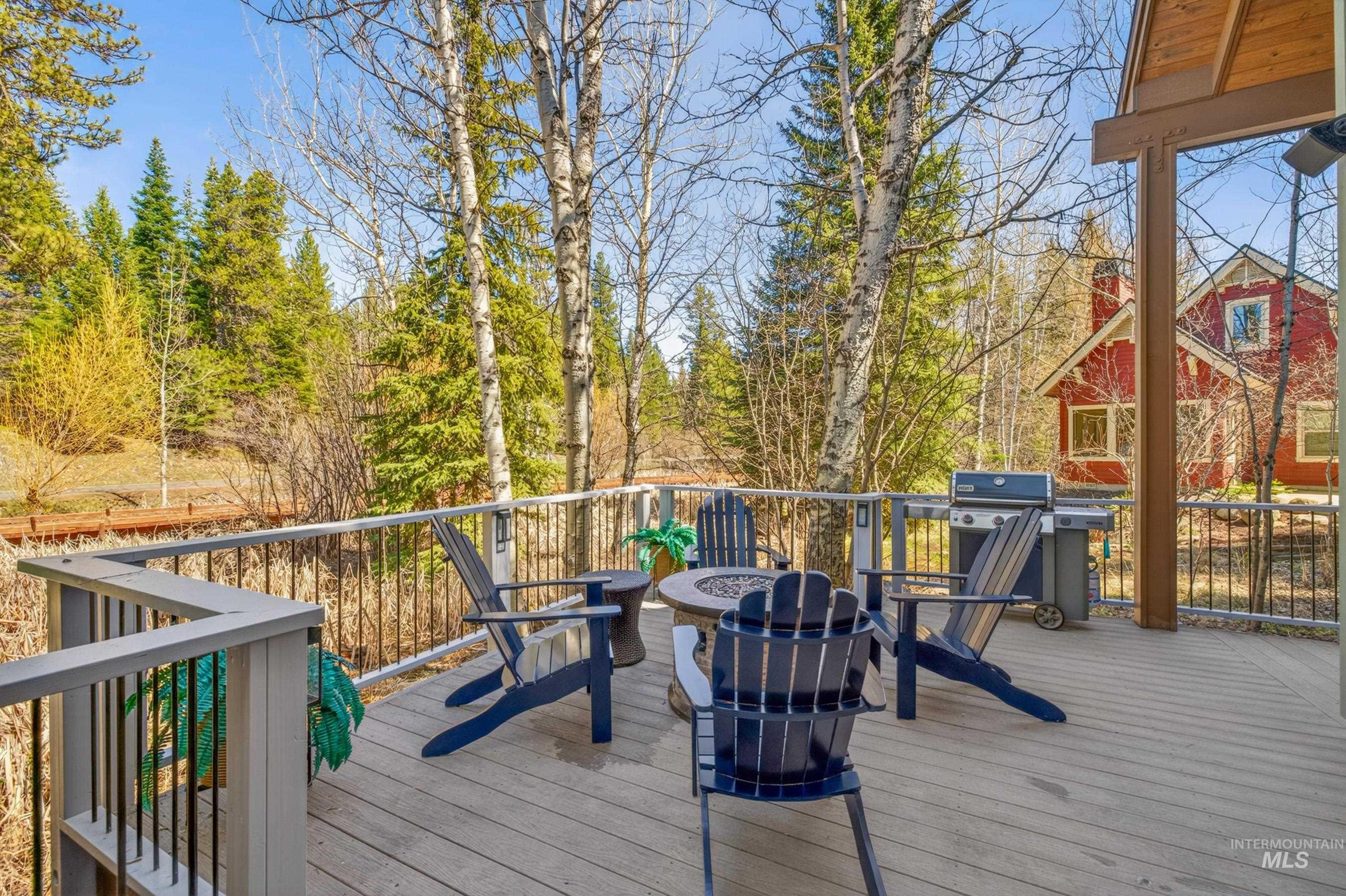 917 Camas, McCall, Idaho 83638, 4 Bedrooms, 3 Bathrooms, Residential For Sale, Price $989,000,MLS 98983617