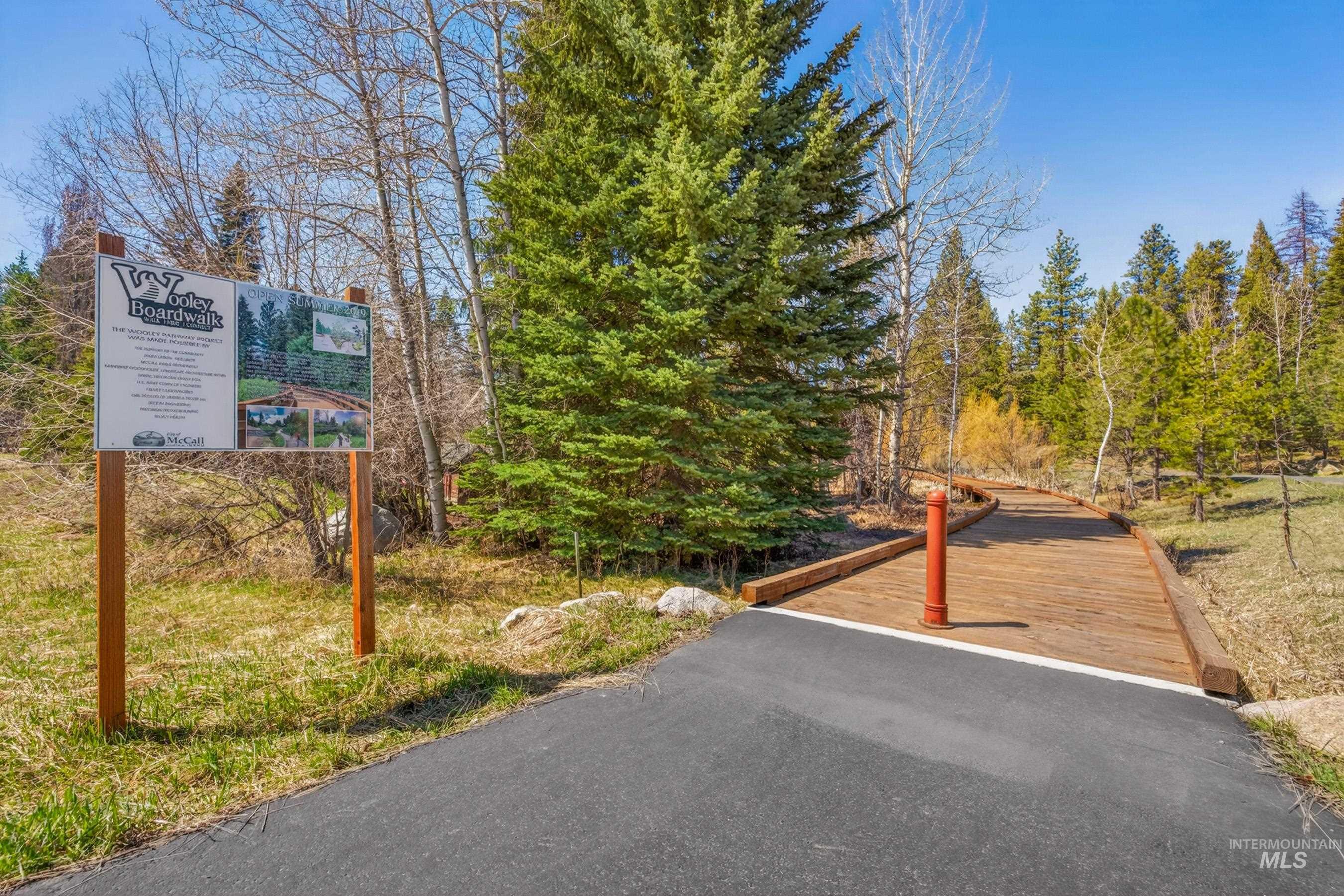 917 Camas, McCall, Idaho 83638, 4 Bedrooms, 3 Bathrooms, Residential For Sale, Price $989,000,MLS 98983617