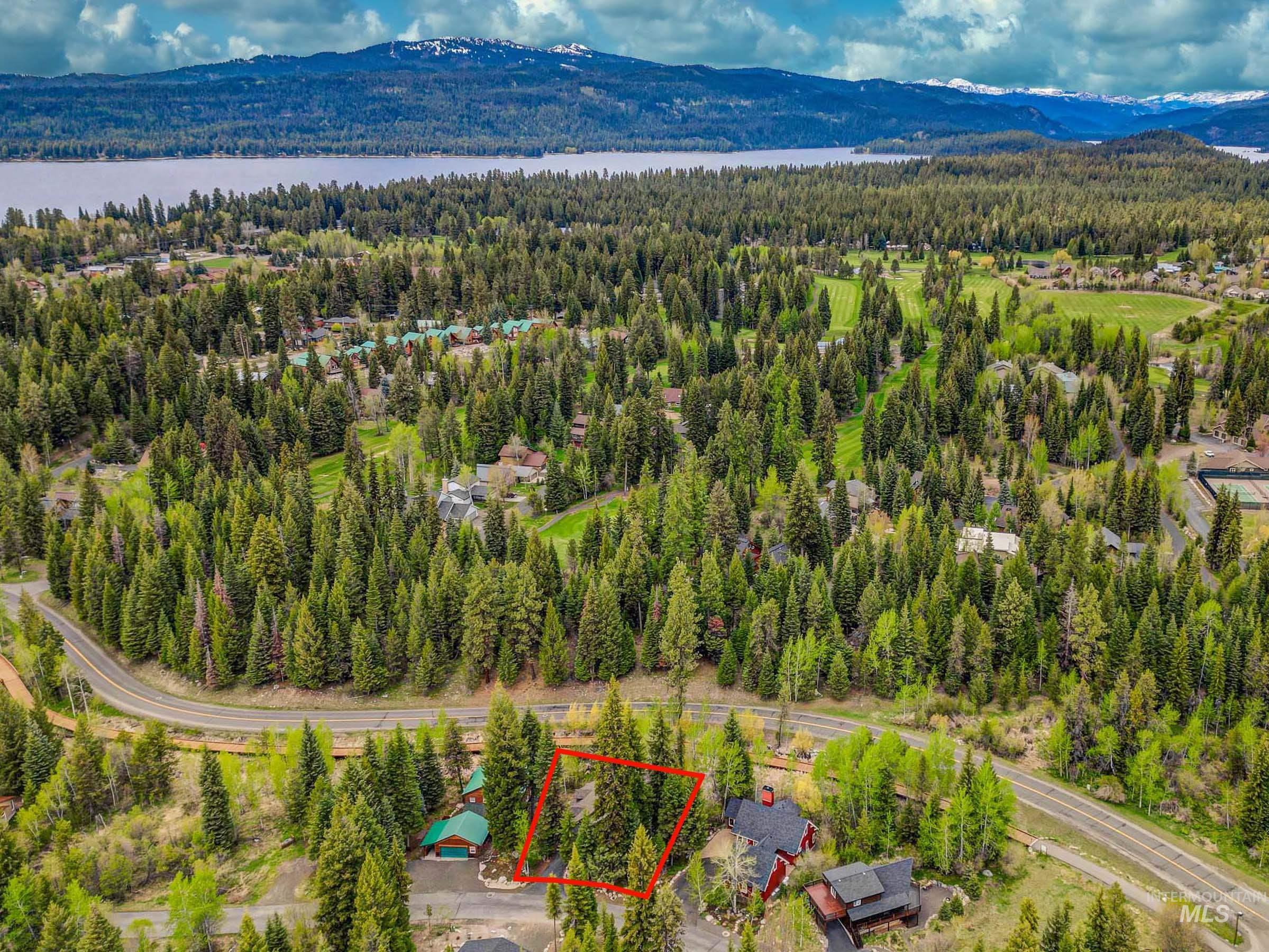 917 Camas, McCall, Idaho 83638, 4 Bedrooms, 3 Bathrooms, Residential For Sale, Price $989,000,MLS 98983617
