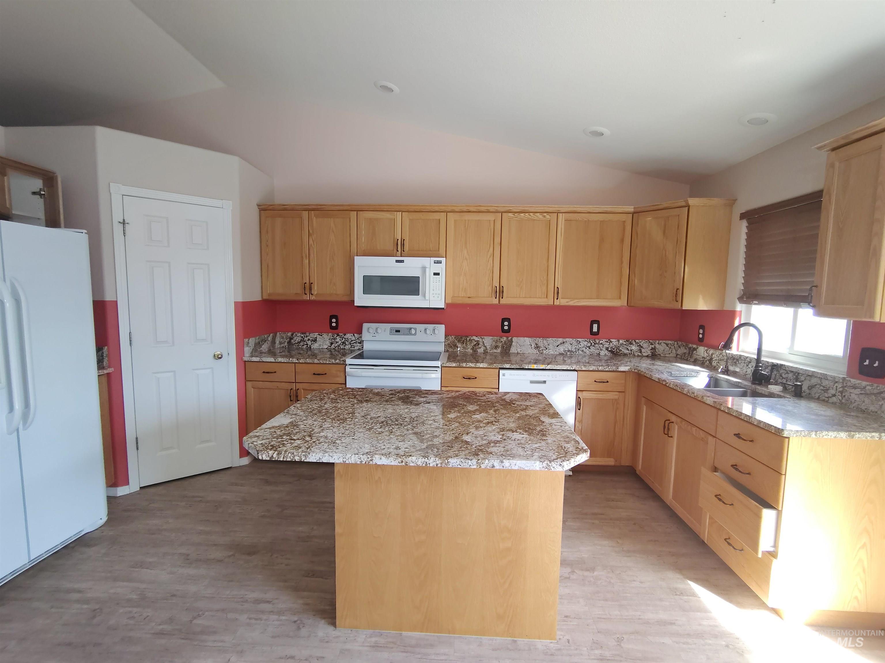 1426 N Tasavol Avenue, Kuna, Idaho 83634, 3 Bedrooms, 3 Bathrooms, Residential For Sale, Price $370,000,MLS 98983618