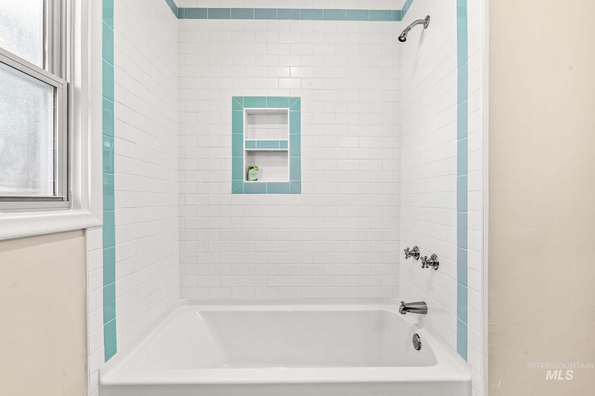 801 S 18th Ave, Caldwell, Idaho 83605, 5 Bedrooms, 2 Bathrooms, Residential For Sale, Price $474,900, 98983619