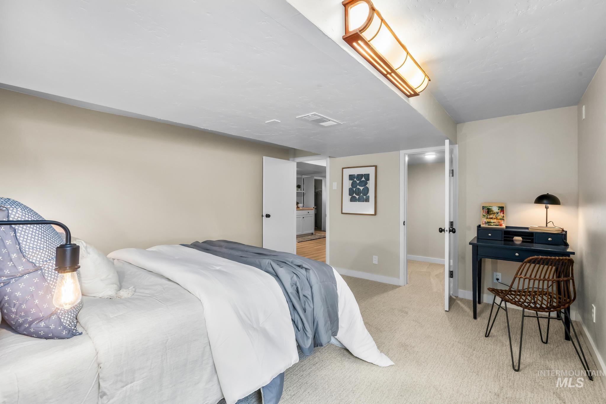 801 S 18th Ave, Caldwell, Idaho 83605, 5 Bedrooms, 2 Bathrooms, Residential For Sale, Price $474,900, 98983619