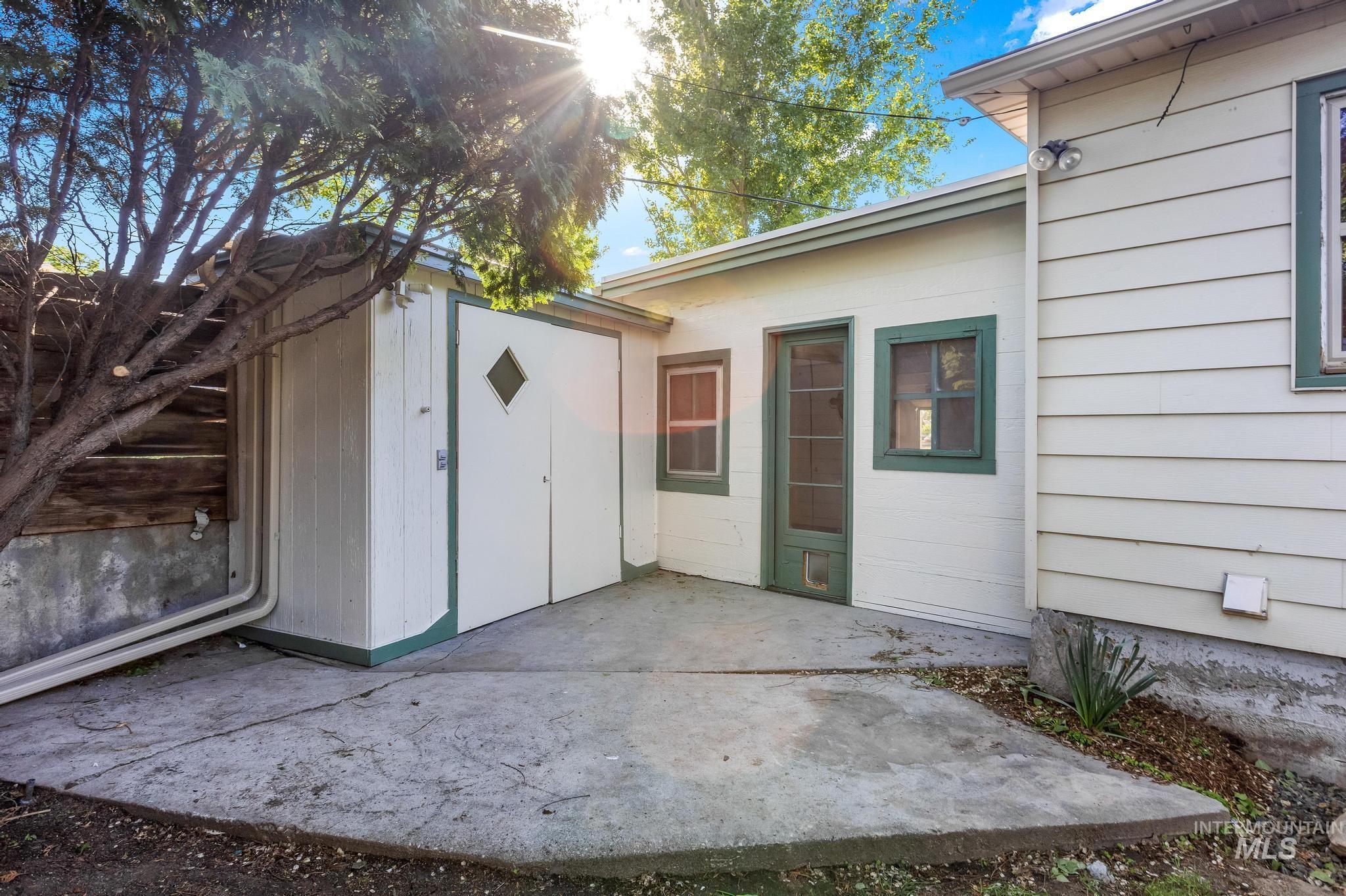 801 S 18th Ave, Caldwell, Idaho 83605, 5 Bedrooms, 2 Bathrooms, Residential For Sale, Price $474,900, 98983619