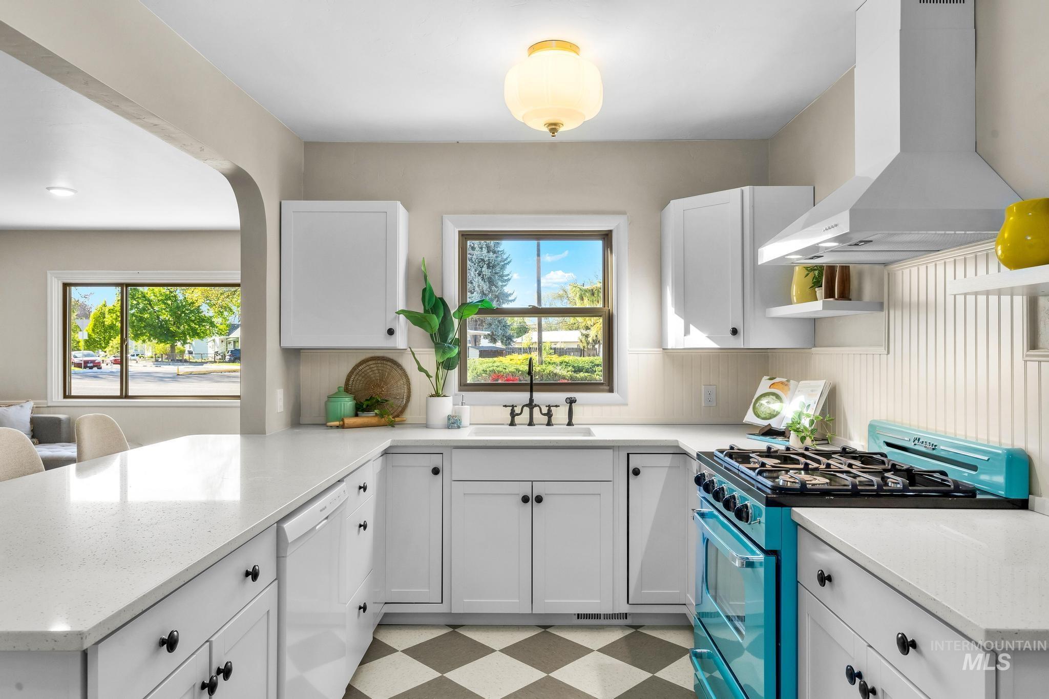 801 S 18th Ave, Caldwell, Idaho 83605, 5 Bedrooms, 2 Bathrooms, Residential For Sale, Price $474,900, 98983619