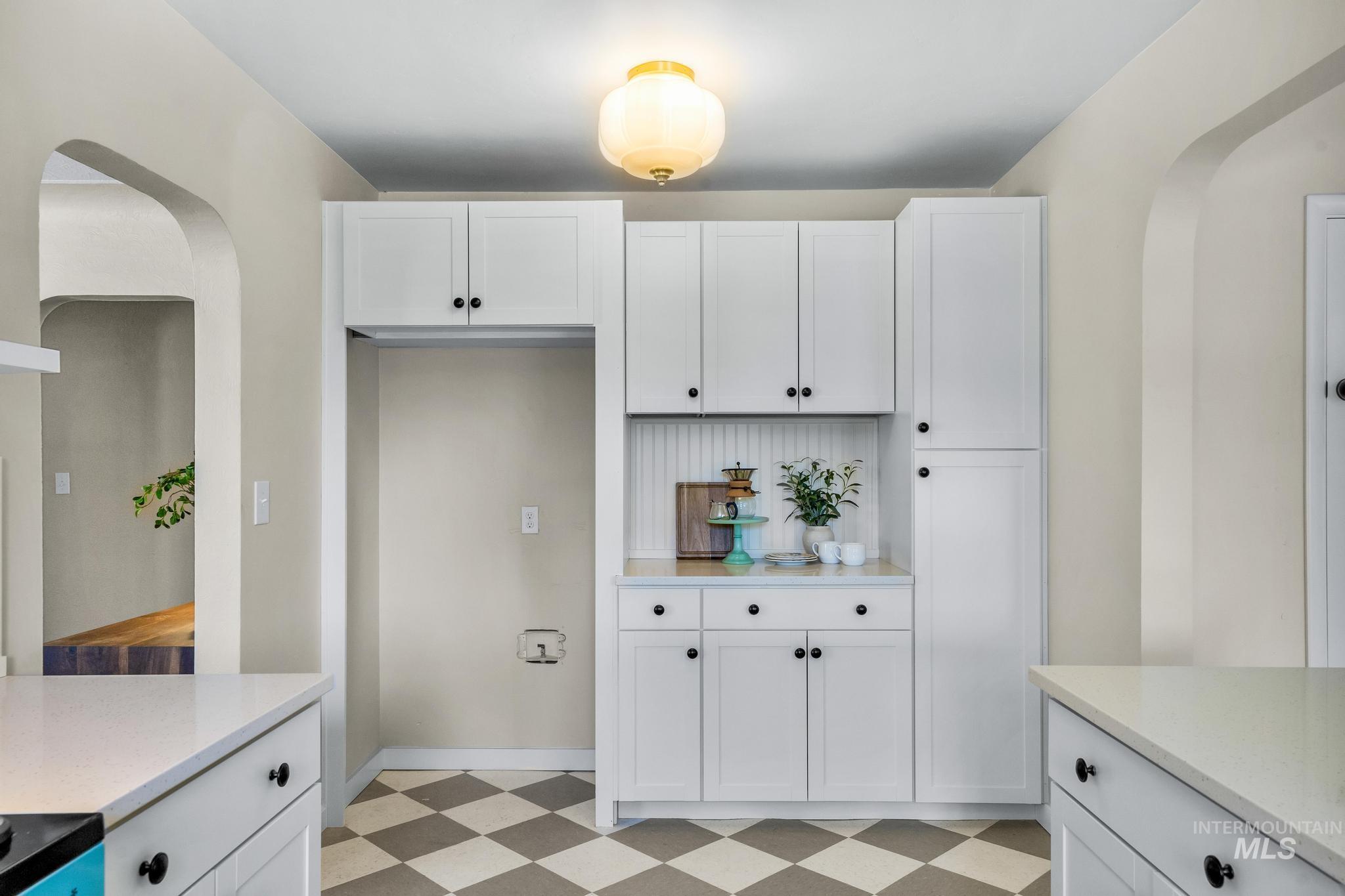 801 S 18th Ave, Caldwell, Idaho 83605, 5 Bedrooms, 2 Bathrooms, Residential For Sale, Price $474,900, 98983619