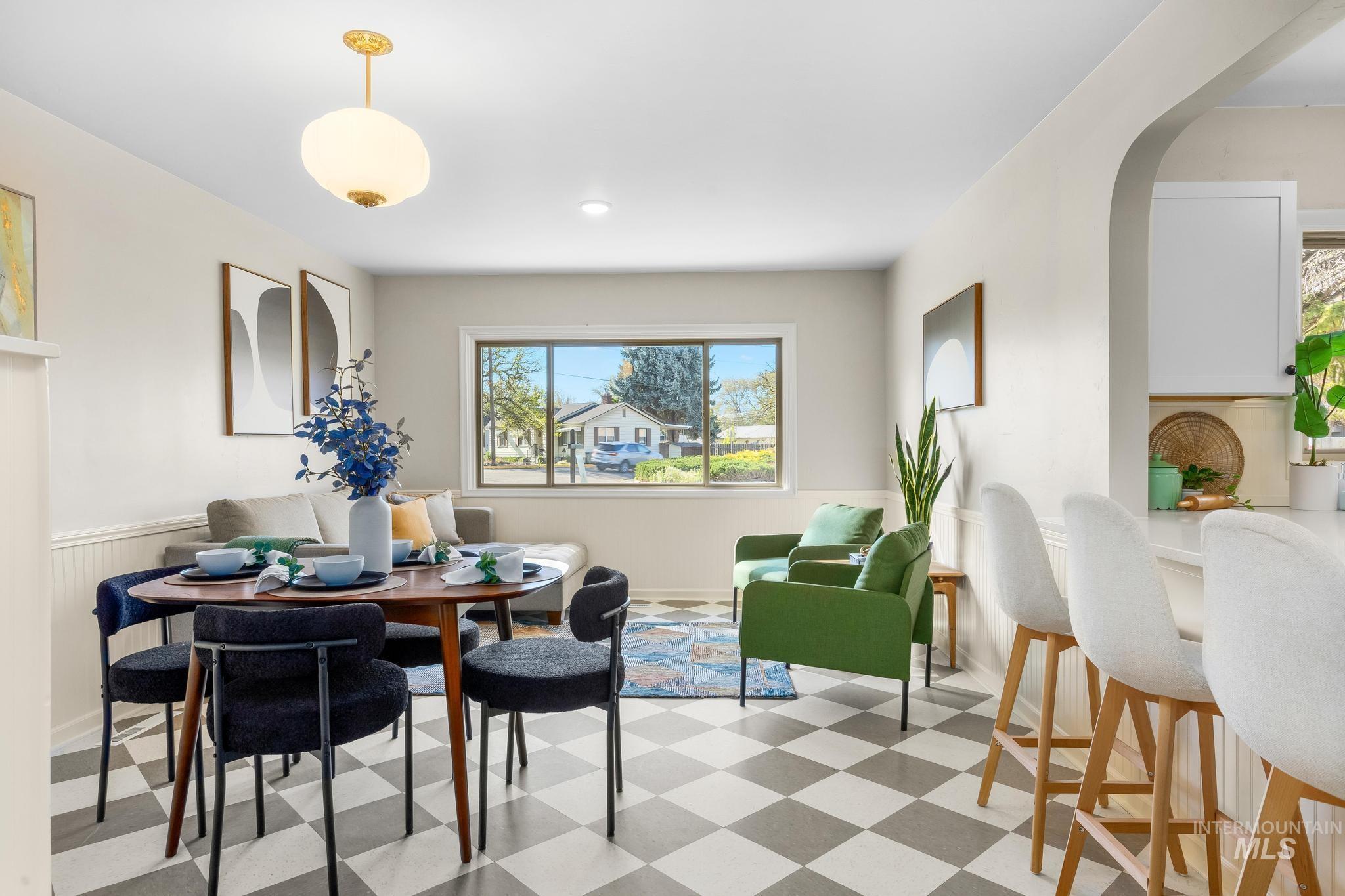 801 S 18th Ave, Caldwell, Idaho 83605, 5 Bedrooms, 2 Bathrooms, Residential For Sale, Price $474,900, 98983619