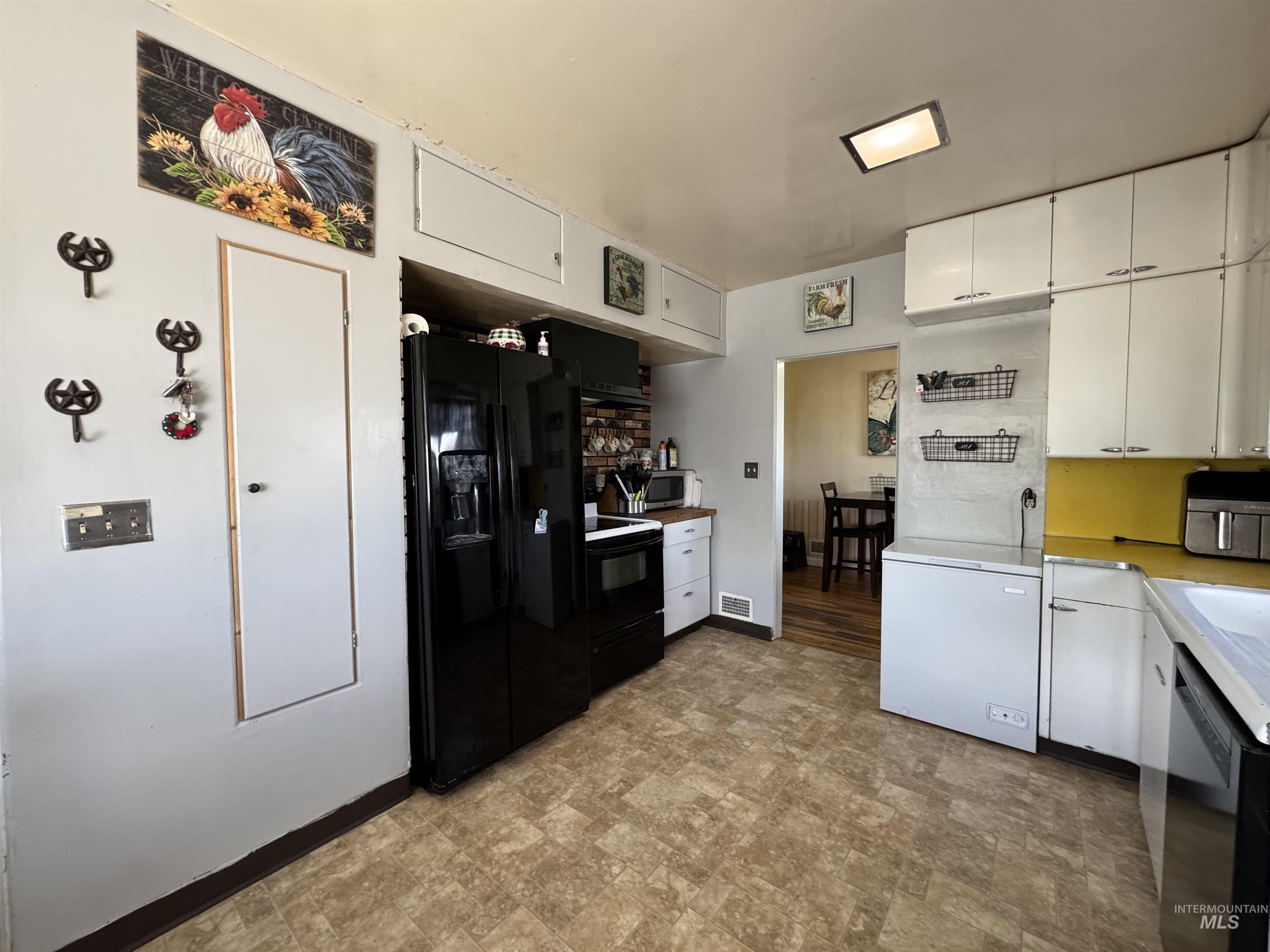 1698 State Hwy 46, Gooding, Idaho 83330, 3 Bedrooms, 1 Bathroom, Residential For Sale, Price $395,000,MLS 98983620