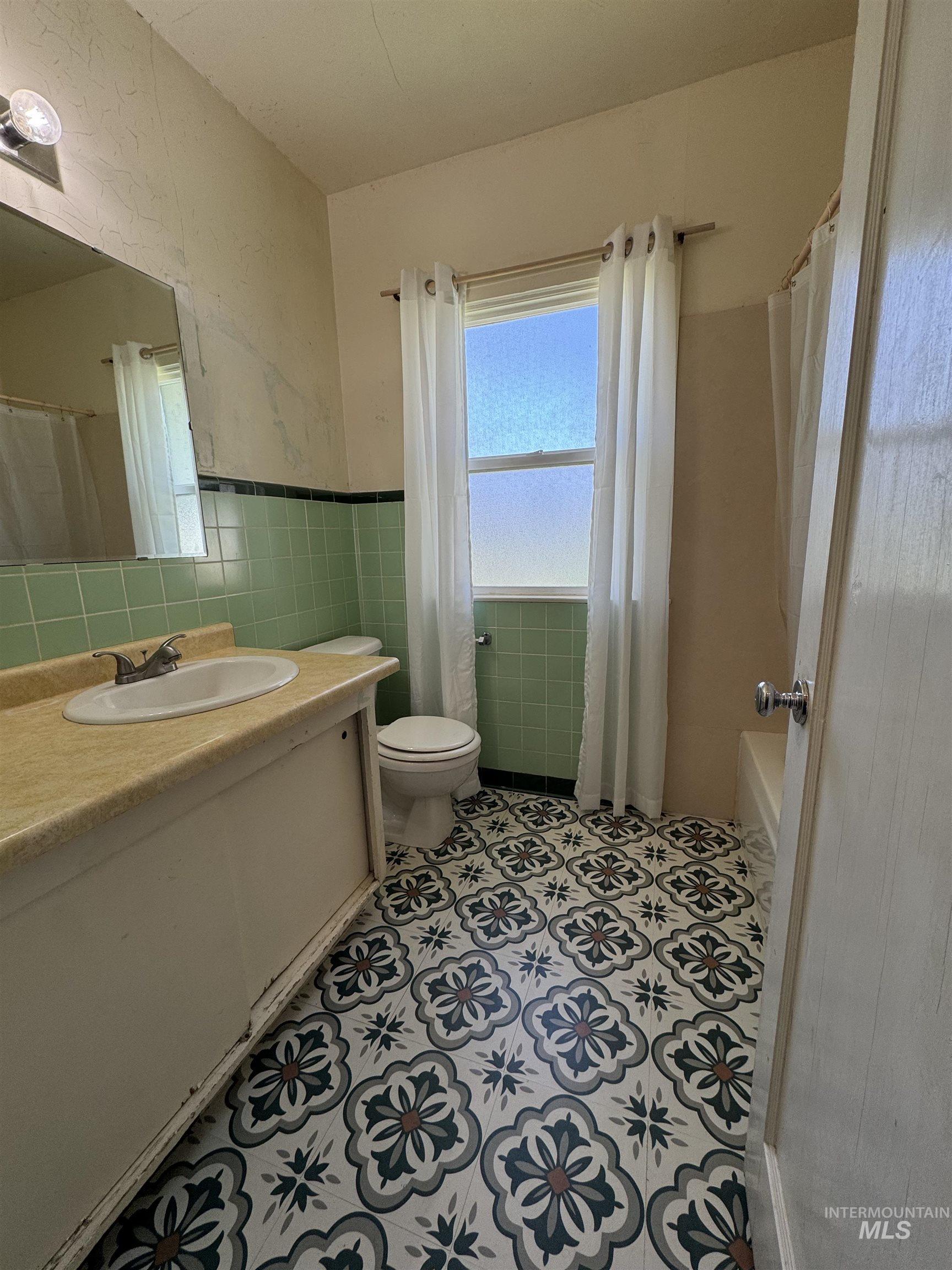 1698 State Hwy 46, Gooding, Idaho 83330, 3 Bedrooms, 1 Bathroom, Residential For Sale, Price $395,000,MLS 98983620