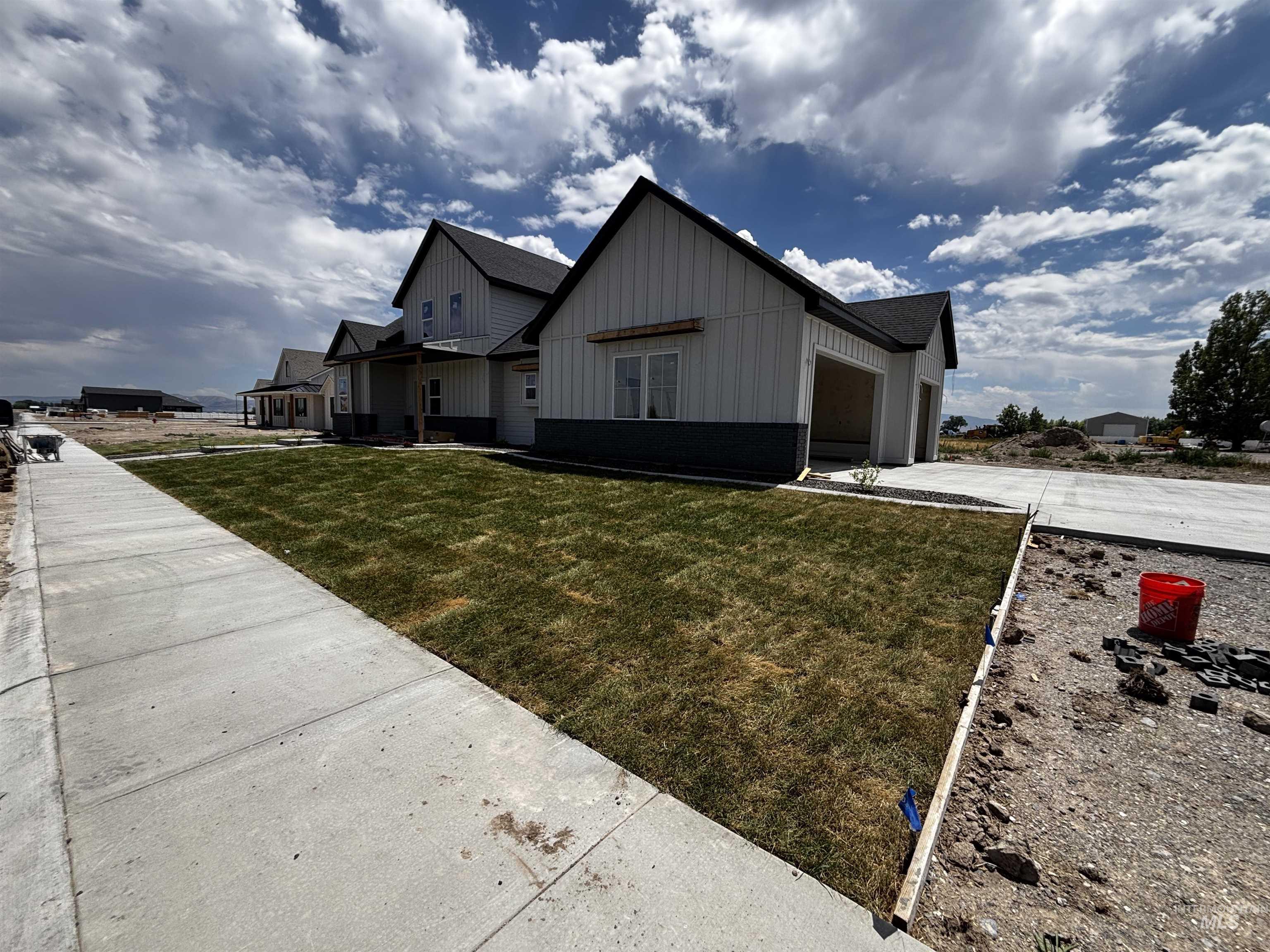 933 E Coventry Lane, Burley, Idaho 83318, 4 Bedrooms, 3 Bathrooms, Residential For Sale, Price $655,000,MLS 98983621
